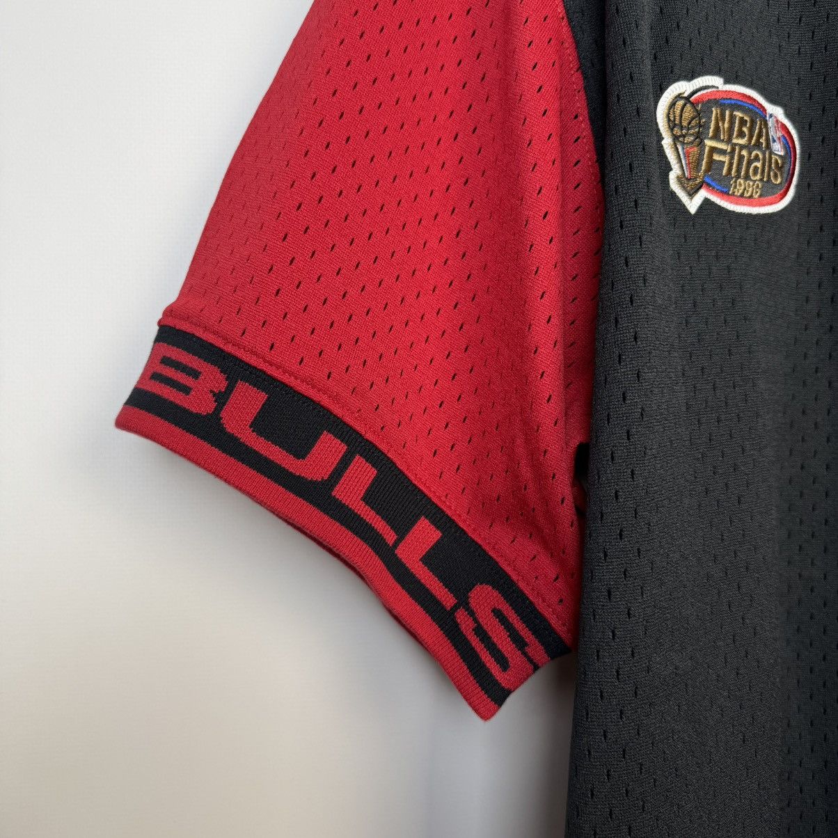 Mitchell & Ness Chicago Bulls Baseball Jersey NBA Mitchell & Ness Sz L Men Size US L / EU 52-54 / 3 - 11 Thumbnail