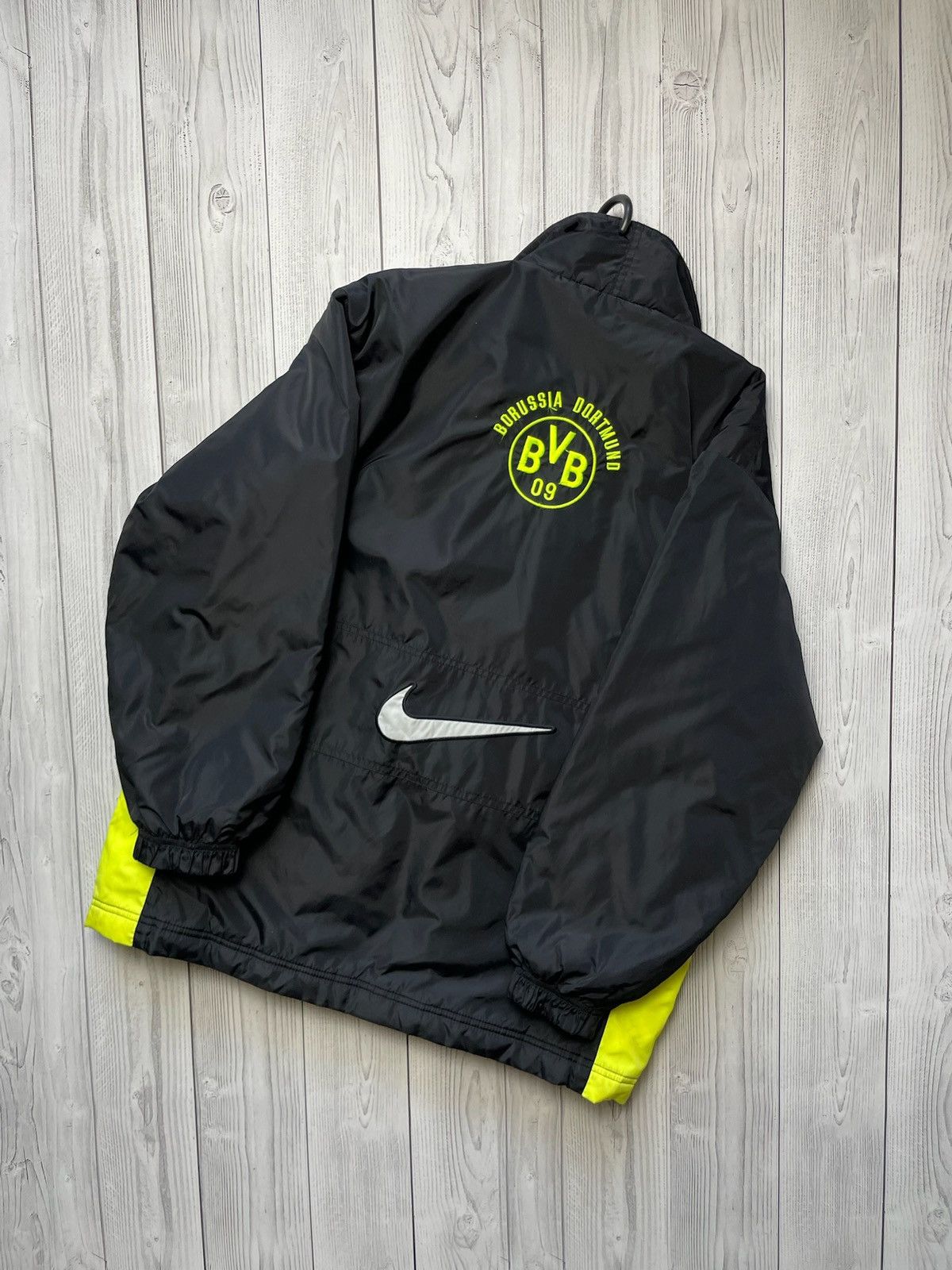 Vintage Vintage Nike Borussia Dortmund soccer jacket logo size Xs/S Size US XS / EU 42 / 0 - 1 Thumbnail