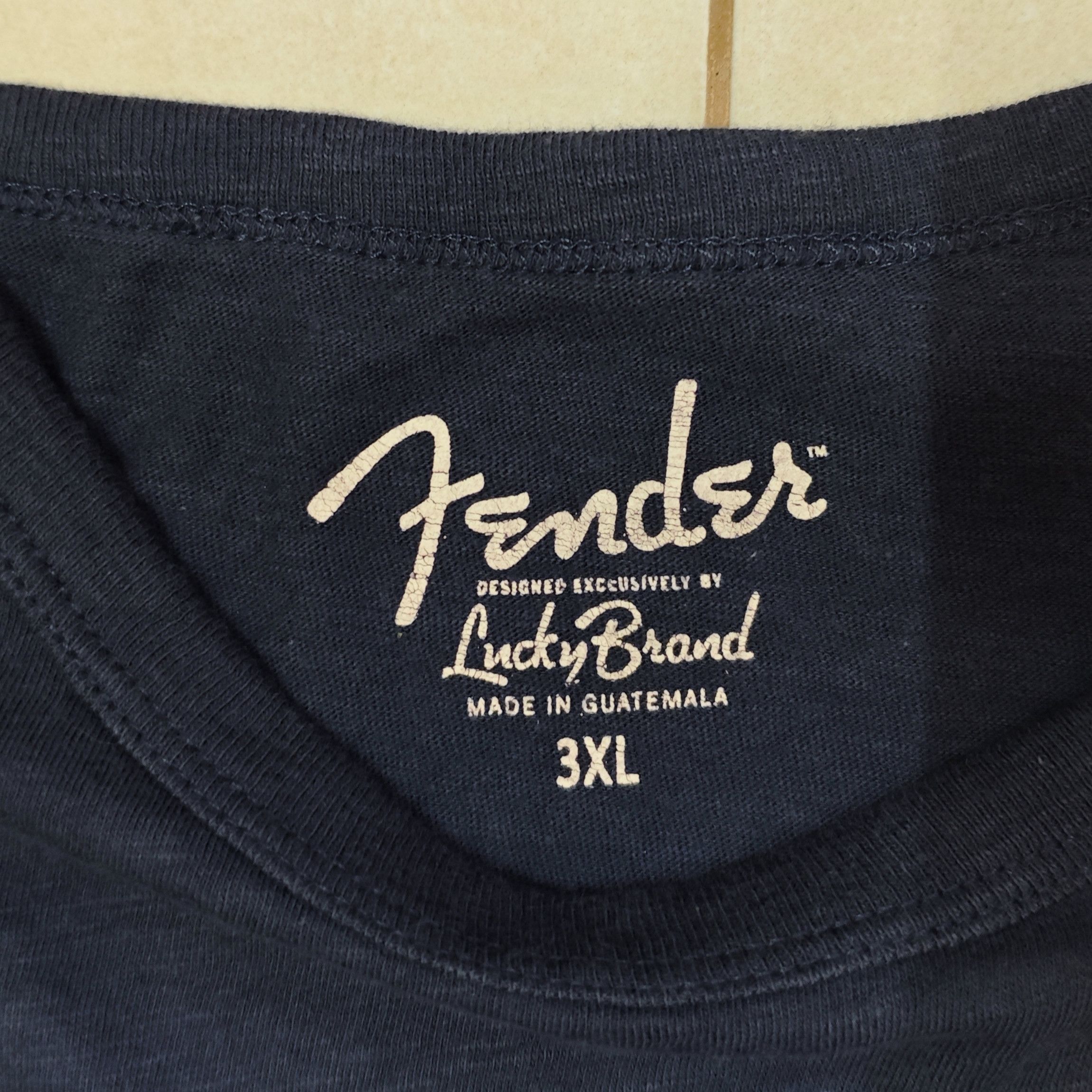 Fender FENDER X LUCKY BRAND Ukuleles Corona CA Hula Girl 3XL Tee Size US XXL / EU 58 / 5 - 5 Thumbnail