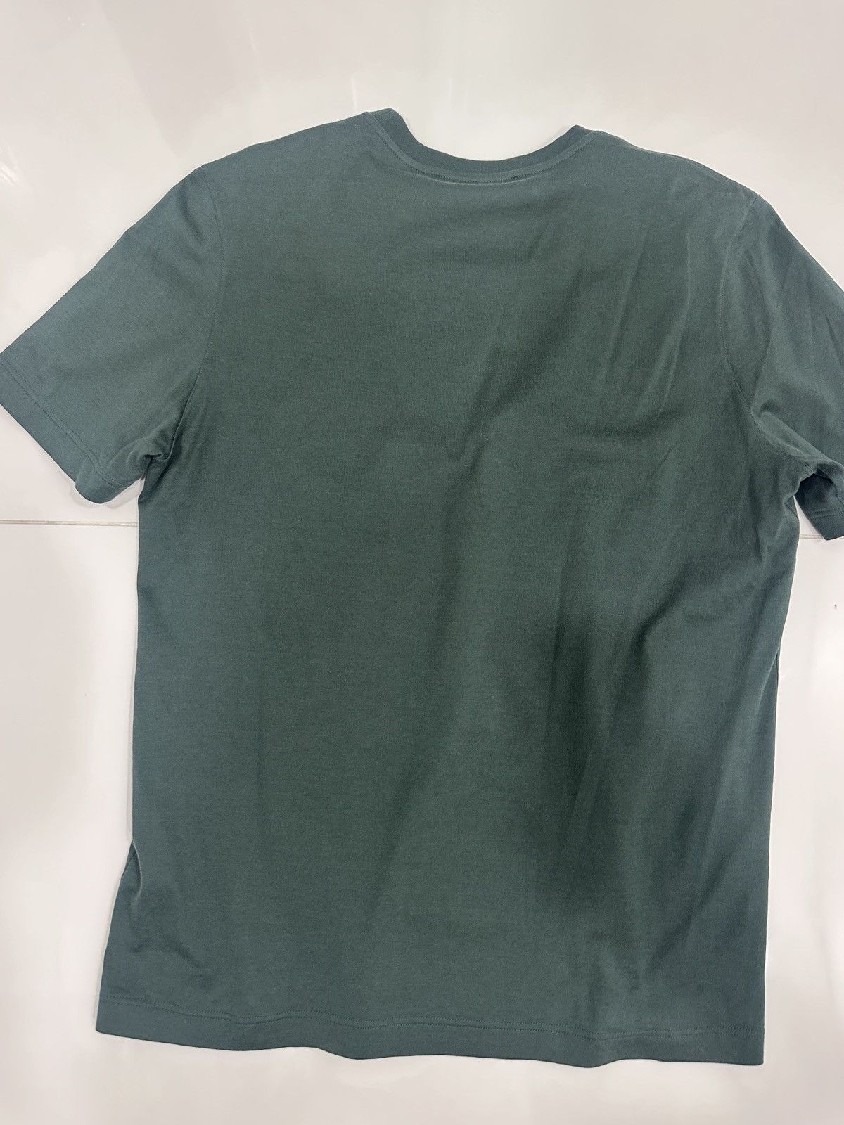 Louis Vuitton Louis Vuitton LV Tshirt Size L Green Like New Size US L / EU 52-54 / 3 - 3 Thumbnail