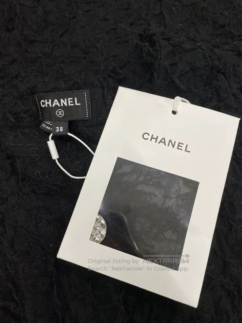 Chanel Chanel 22A Black Furry Jacket. Size US M / EU 48-50 / 2 - 5 Thumbnail