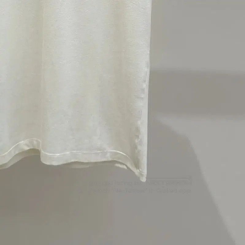 Miu Miu White Cotton Graphic T-Shirt .