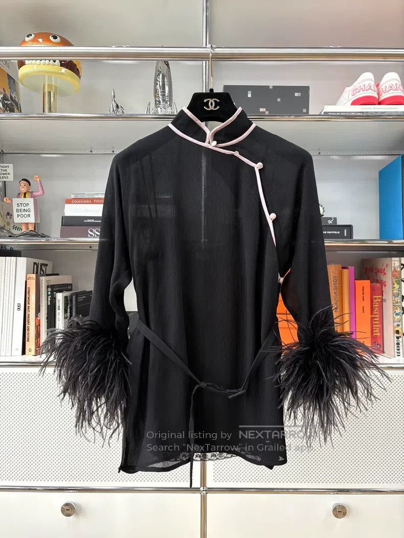 Prada Prada Black show style orch slanted collar silk long sleev Size M / US 6-8 / IT 42-44 - 1 Thumbnail