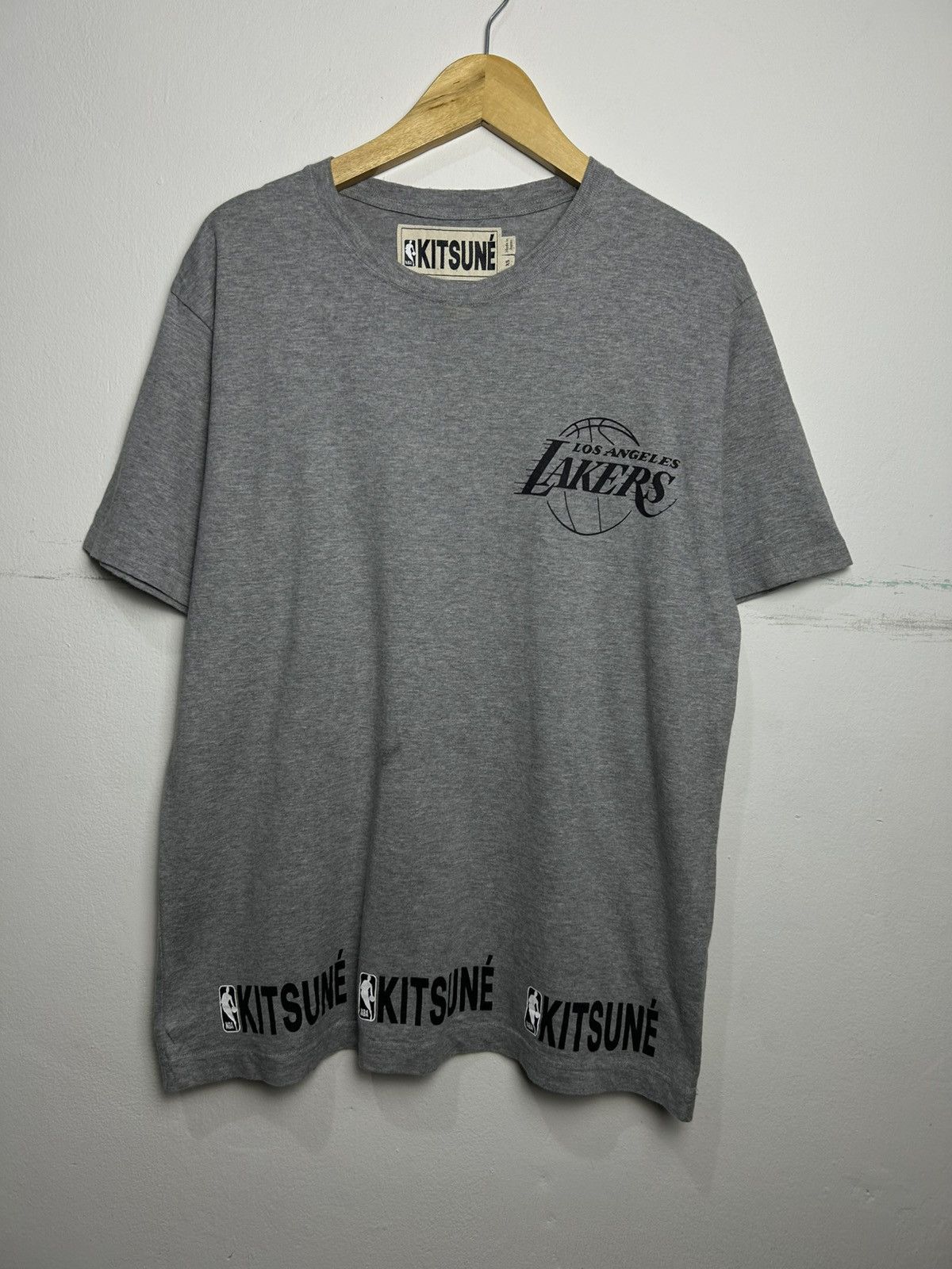 Maison Kitsune Maison kitsune X NBA Lakers Tee Size US L / EU 52-54 / 3 - 1 Thumbnail
