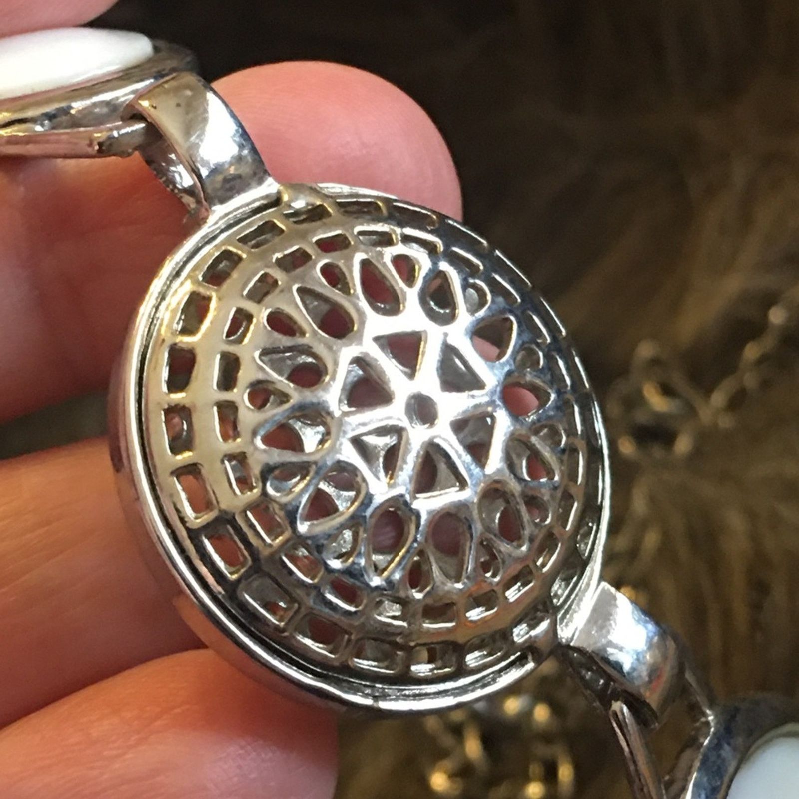 Jewelry White shell & filigree disc silver tone necklace Size ONE SIZE - 7 Thumbnail