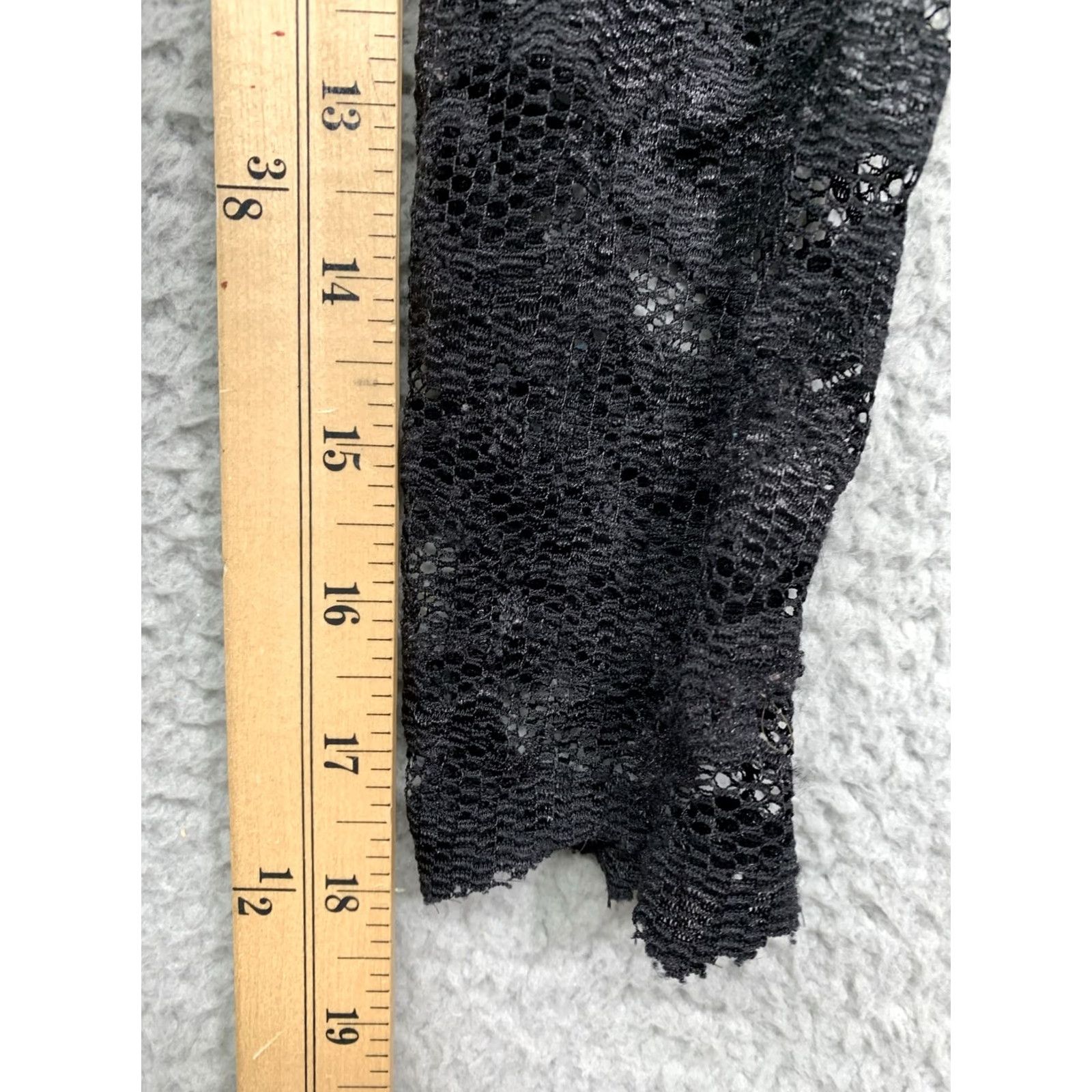 Vintage No Boundaries B Smart Misses Cropped Lace Top Size 3 Black Lined Zipper Hand Wash Stretch Blouse Teens Petite Long Sleeve Round Neck Womens Size XS / US 0-2 / IT 36-38 - 6 Thumbnail