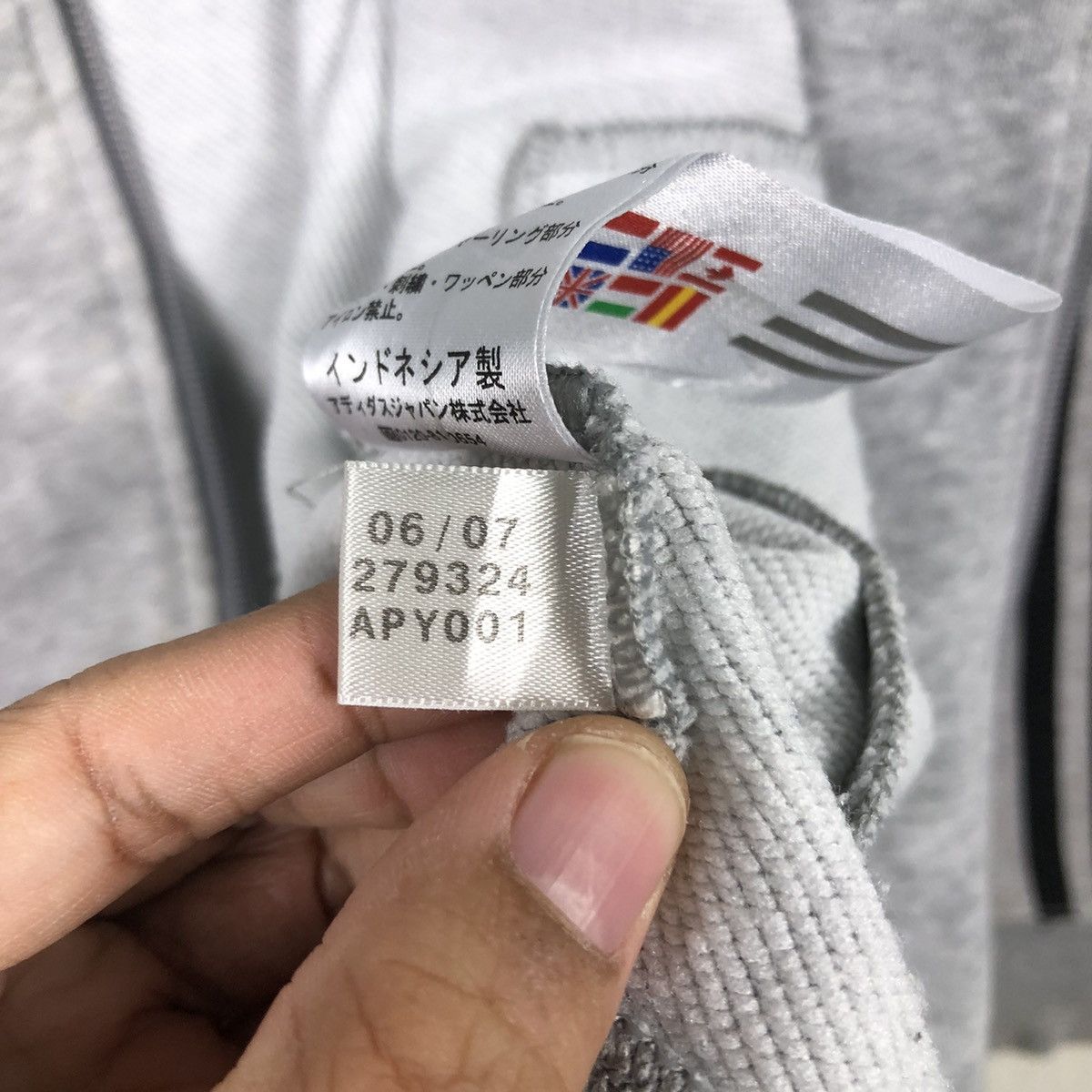 Adidas Adidas 3Stripes Track Jacket Classic Grey ZipUp Minimal Logo Size US M / EU 48-50 / 2 - 24 Thumbnail