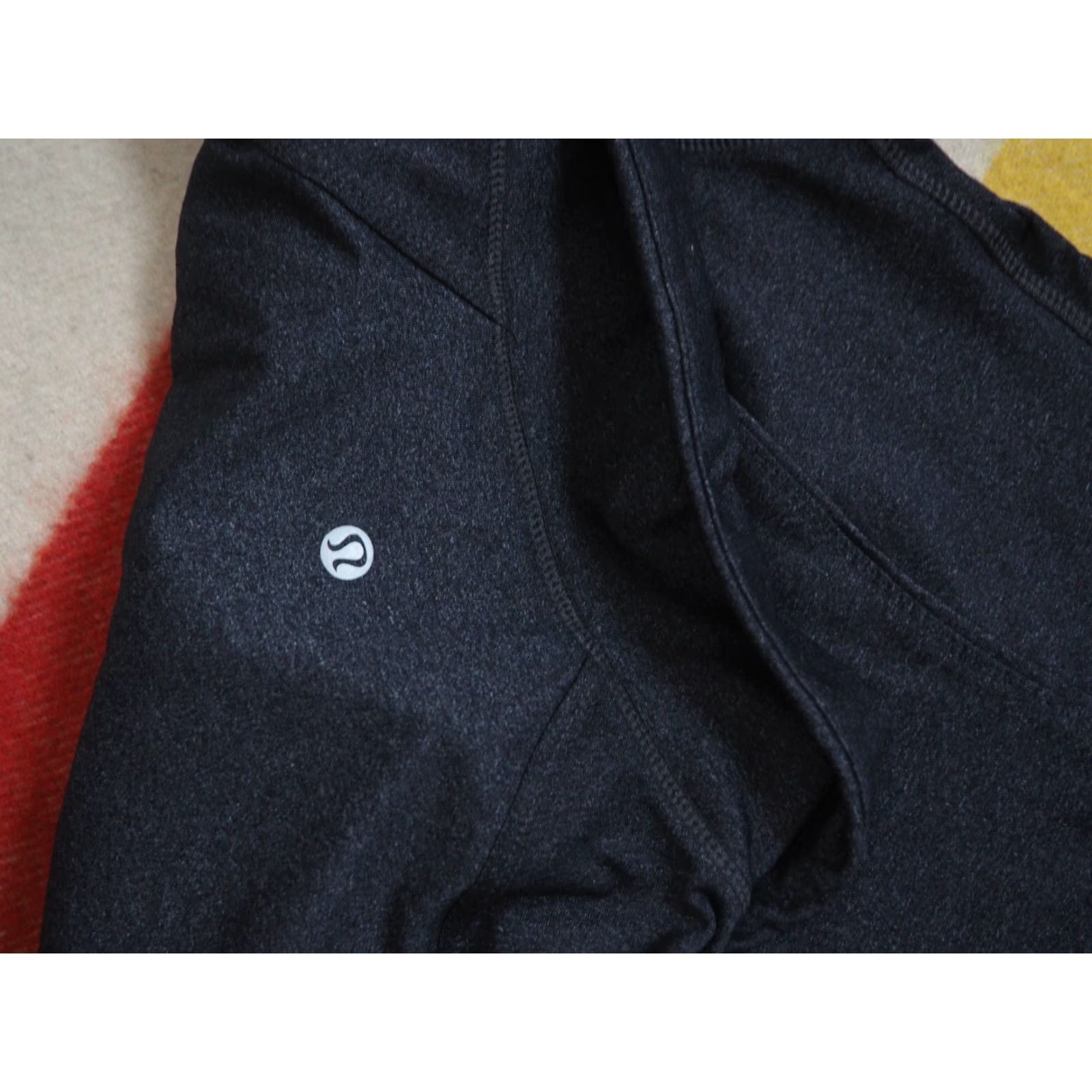 Lululemon Lululemon Charcoal Gray Softshell Full Zip Athletic Jacket Womens M EUC Slim Athletic Jogging Running Yoga Size M / US 6-8 / IT 42-44 - 4 Thumbnail