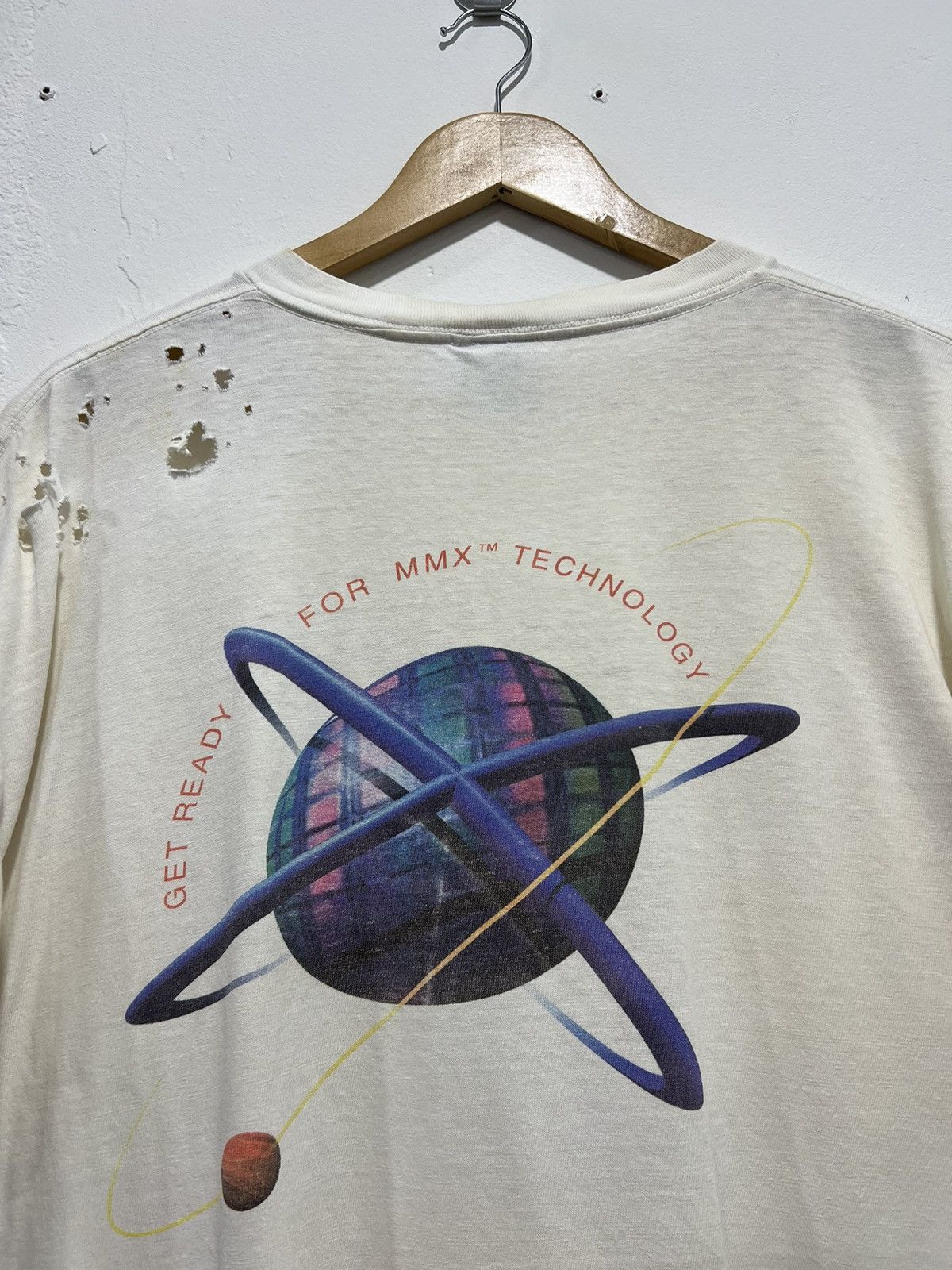 Vintage Vintage 90’s Distressed Intel Promo Tshirt Size US XL / EU 56 / 4 - 8 Thumbnail