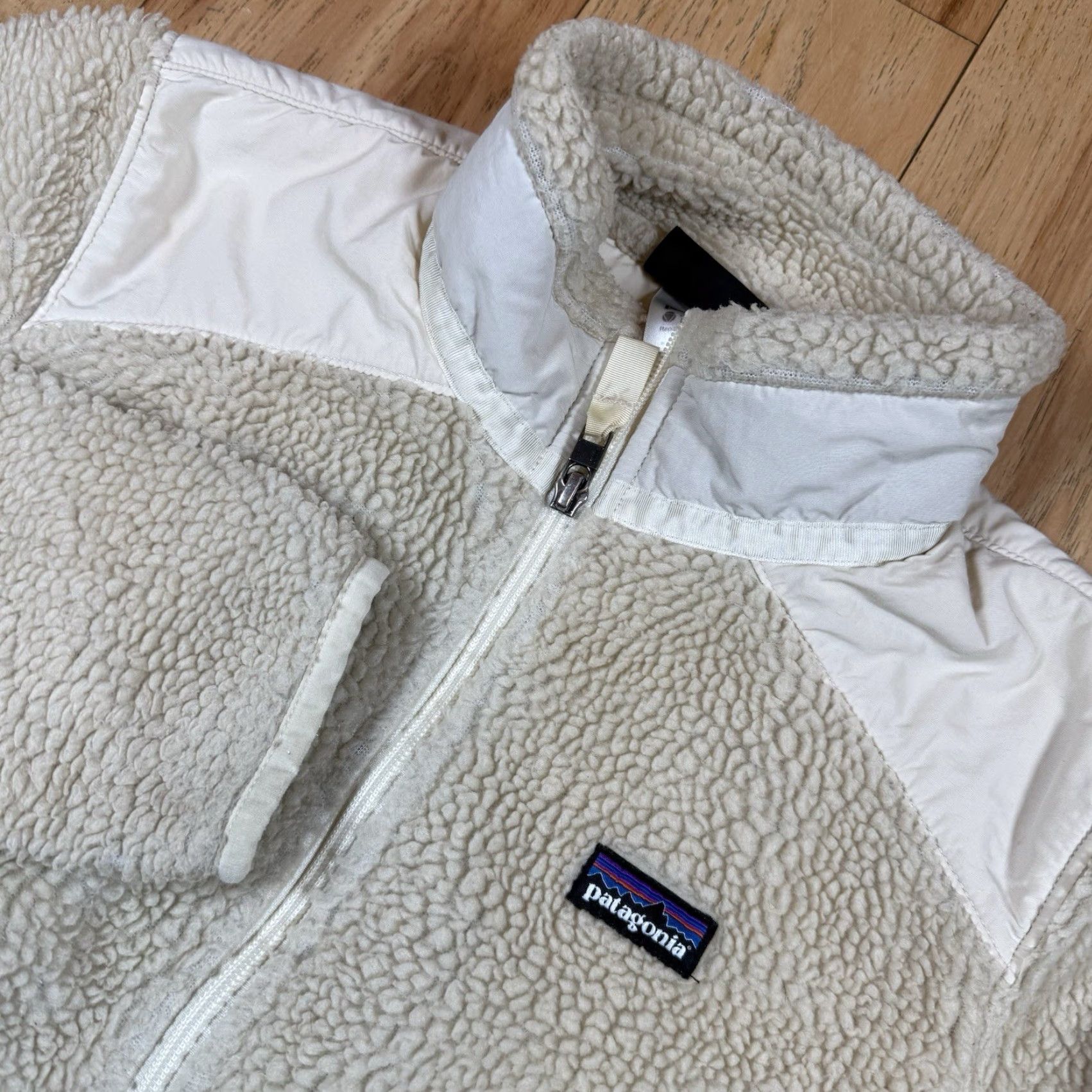Patagonia VINTAGE Patagonia Jacket Womens Medium Beige Fleece Full Zip Retro X Deep Pile Sherpa Size M / US 6-8 / IT 42-44 - 4 Thumbnail