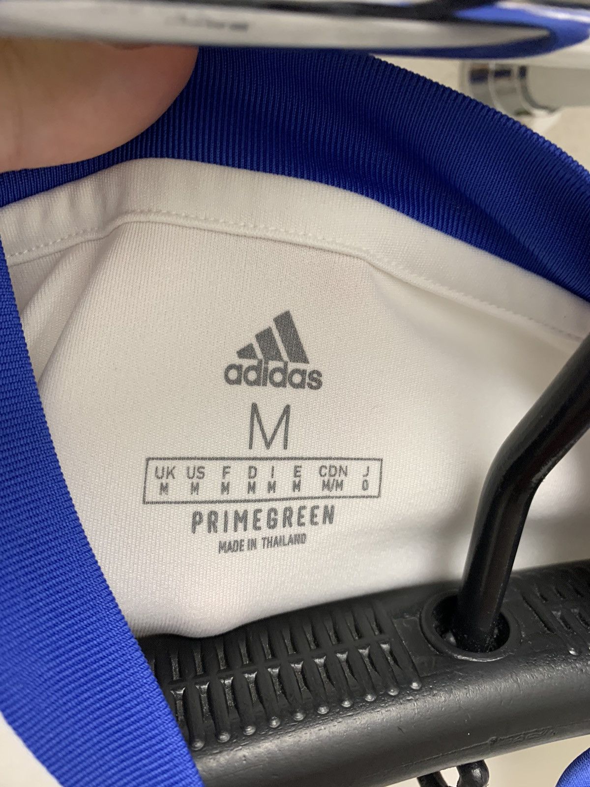 Adidas Real Madrid adidas soccer jersey M sz training 2021 Size US M / EU 48-50 / 2 - 8 Thumbnail