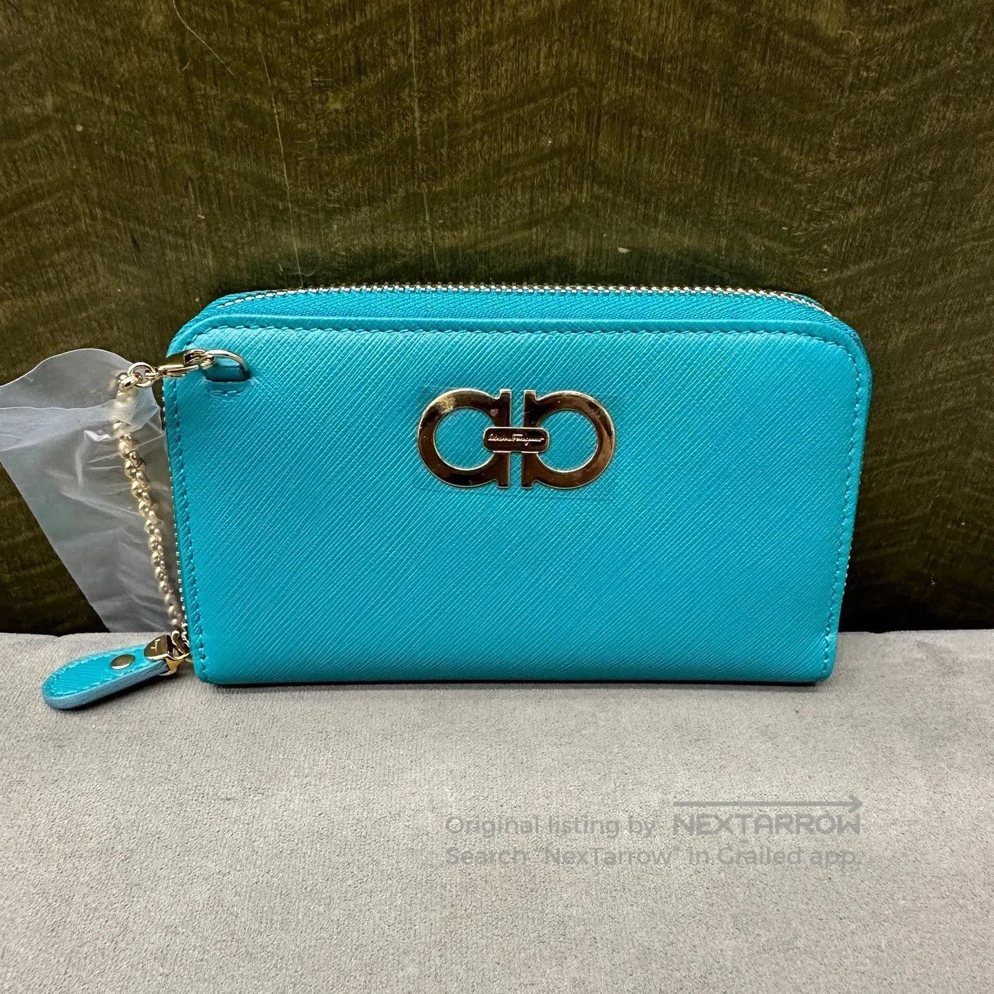 Salvatore Ferragamo Ferragamo Blue Small Crossbody Bag. Size ONE SIZE - 3 Thumbnail
