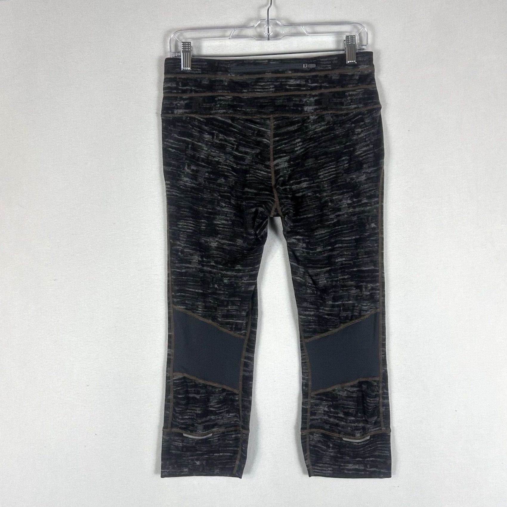 Athleta Athleta Capri Leggings Womens Medium Gray Striped Drawstring Activewear Size 32" / US 10 / IT 46 - 6 Thumbnail