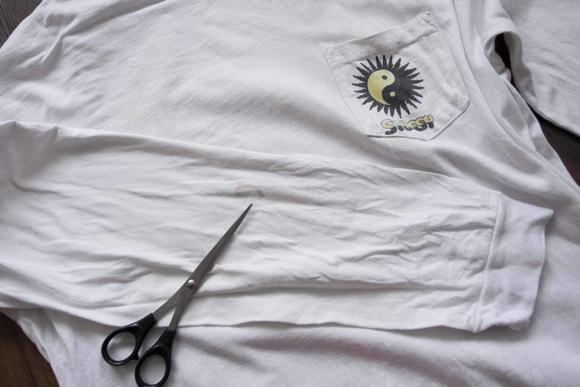 Stussy Stussy T Shirt Long Sleeve Yin Yang w/ STAINS Size L Size US L / EU 52-54 / 3 - 3 Thumbnail
