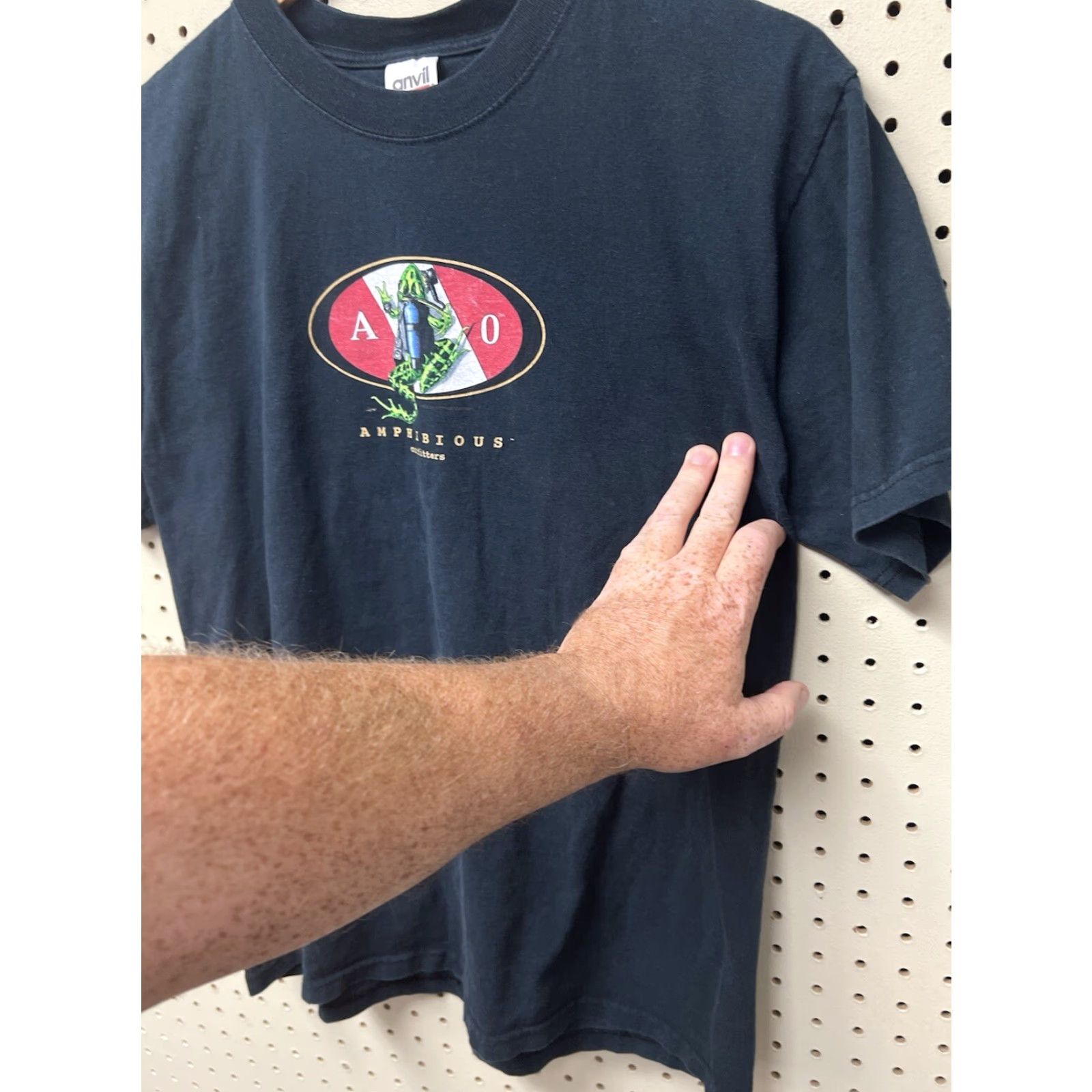 Fruit Of The Loom VINTAGE Fruit of the Loom T-Shirt Mens M Black Deep Sea Electric Eel Diving 90s Beach Nautical Fish Logo Pockets | Shirts | Mens | Black | 1990s Size US M / EU 48-50 / 2 - 4 Thumbnail