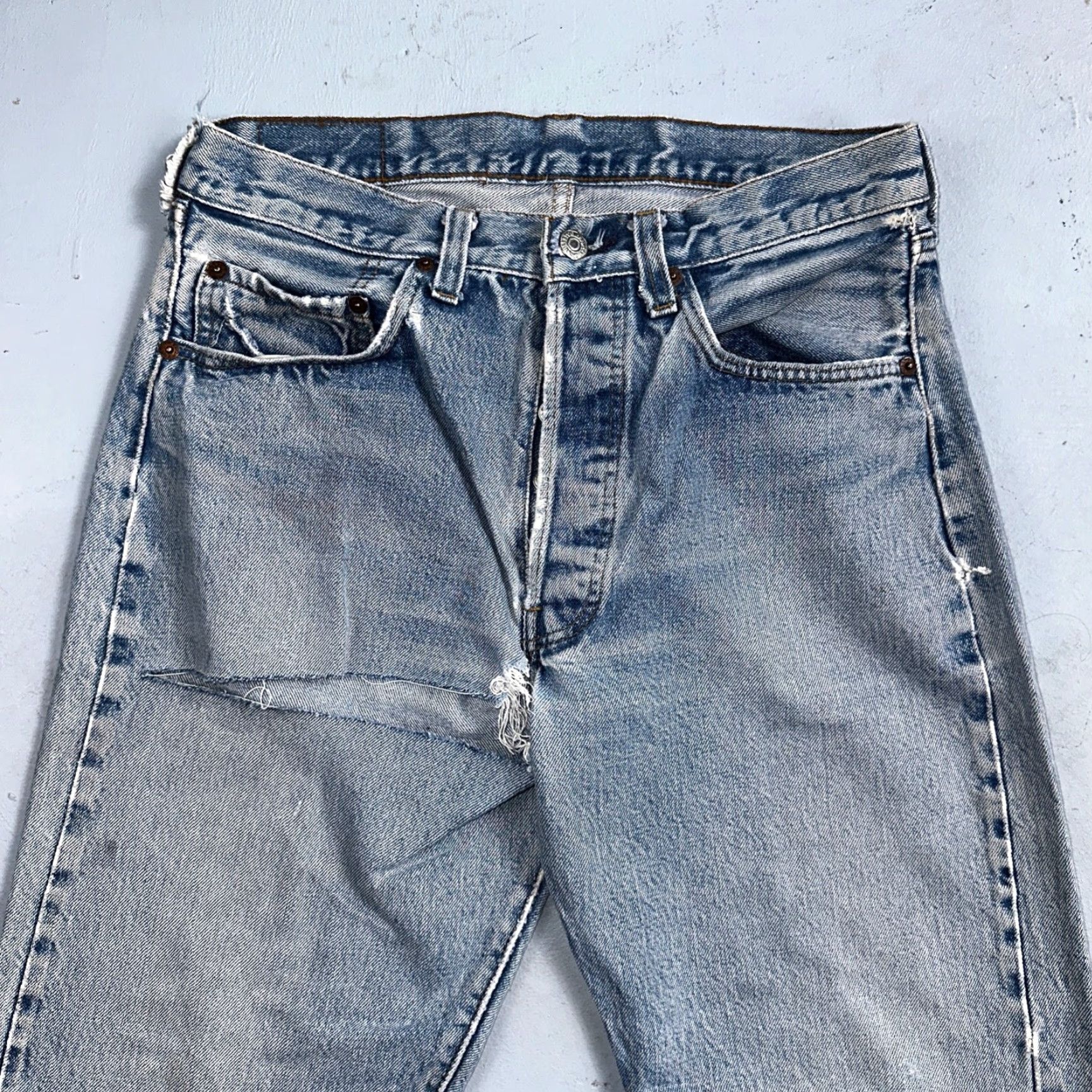 Levi's VINTAGE Levi's 501XX Jeans - 80s USA Selvedge Thrashed Distressed Light Blue Denim 30x33 Boys? Mens? Not sure. Size US 30 / EU 46 - 2 Thumbnail