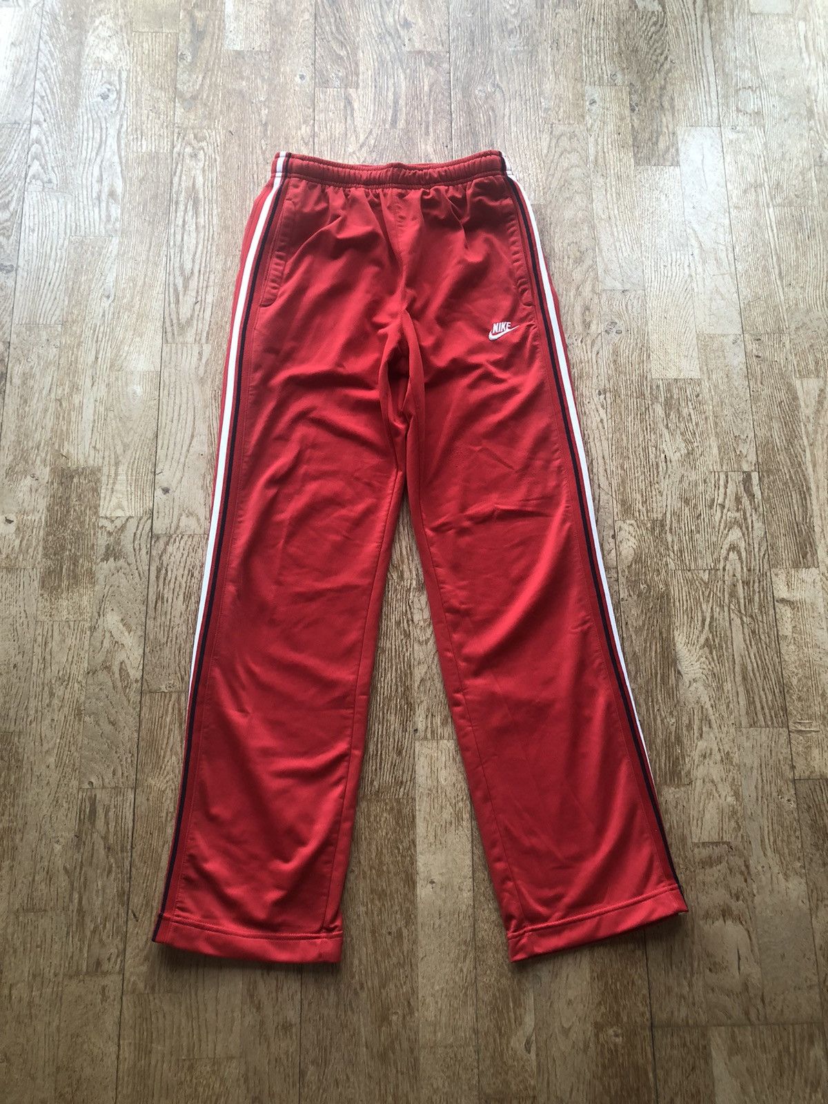 Nike × Vintage VINTAGE NIKE RETRO STYLE QUALITY SWEATPANTS JOGGERS Size US 30 / EU 46 - 1 Thumbnail