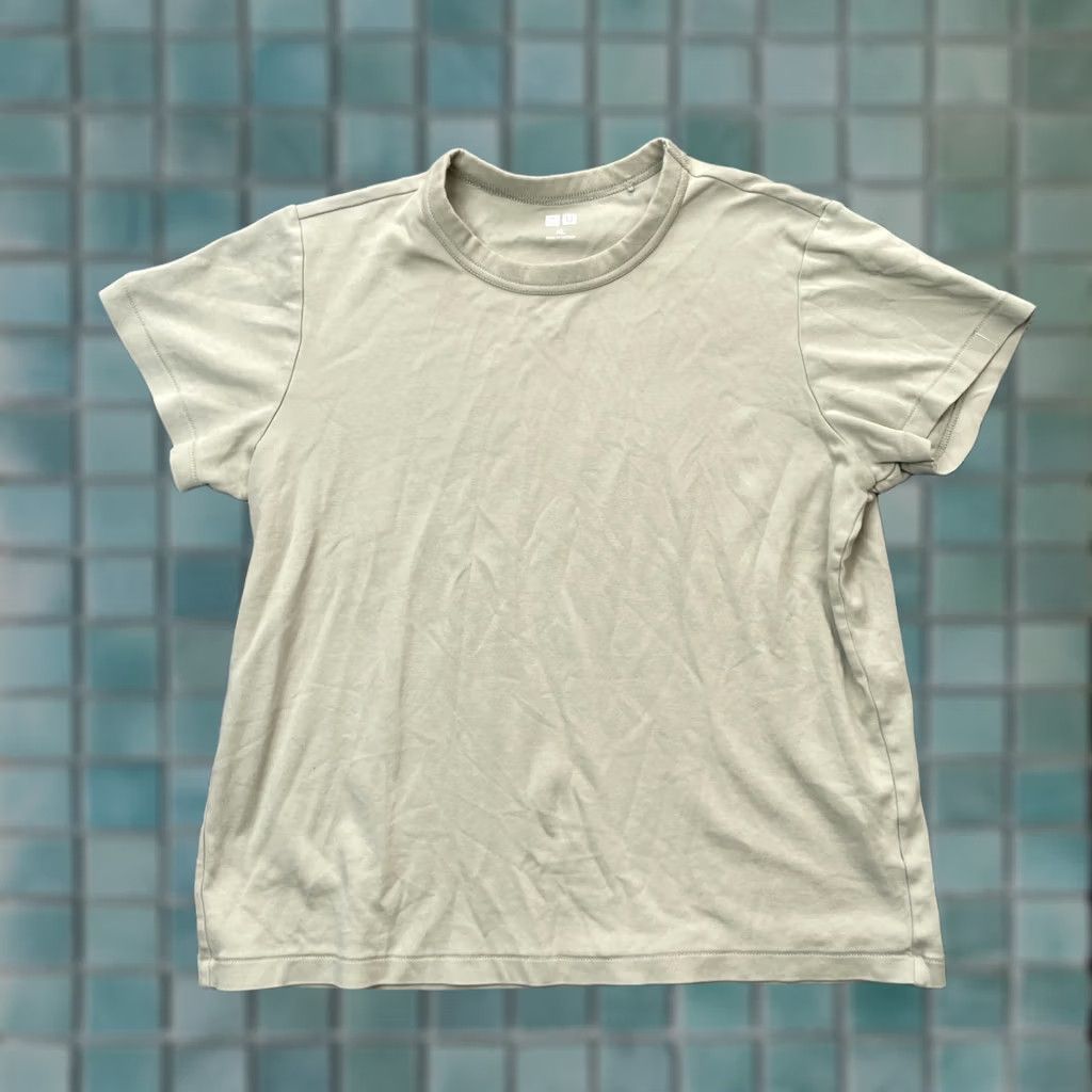 Uniqlo Uniqlo Shirt Womens XL Beige Crew Neck Regular Fit Casual Minimalist Shirt Size XL / US 12-14 / IT 48-50 - 1 Thumbnail