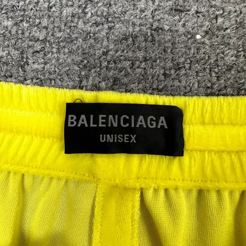 Balenciaga Balenciaga size S Yellow velvet casual shorts Size US 27 - 4 Thumbnail