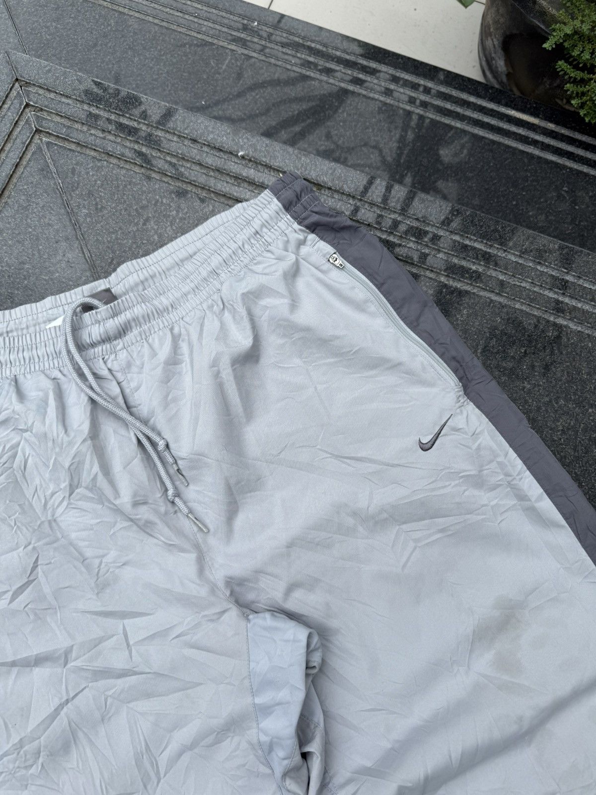 Nike 90’s NIKE RARE MULTI SWOOSH LOGO RETRO Y2K NYLON ZIP PANTS Size US 34 / EU 50 - 3 Thumbnail