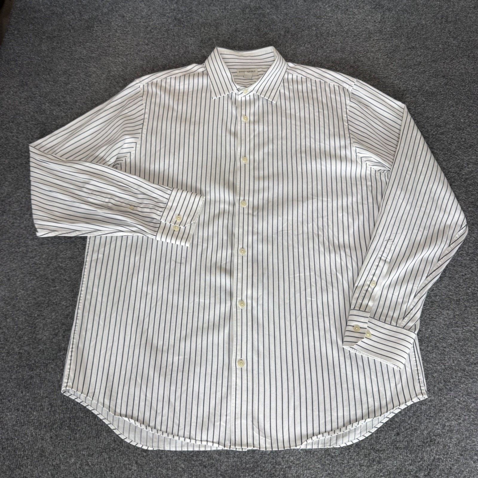 Banana Republic Banana Republic Mens XL White Blue Striped Button Up LS Size US XL / EU 56 / 4 - 1 Thumbnail
