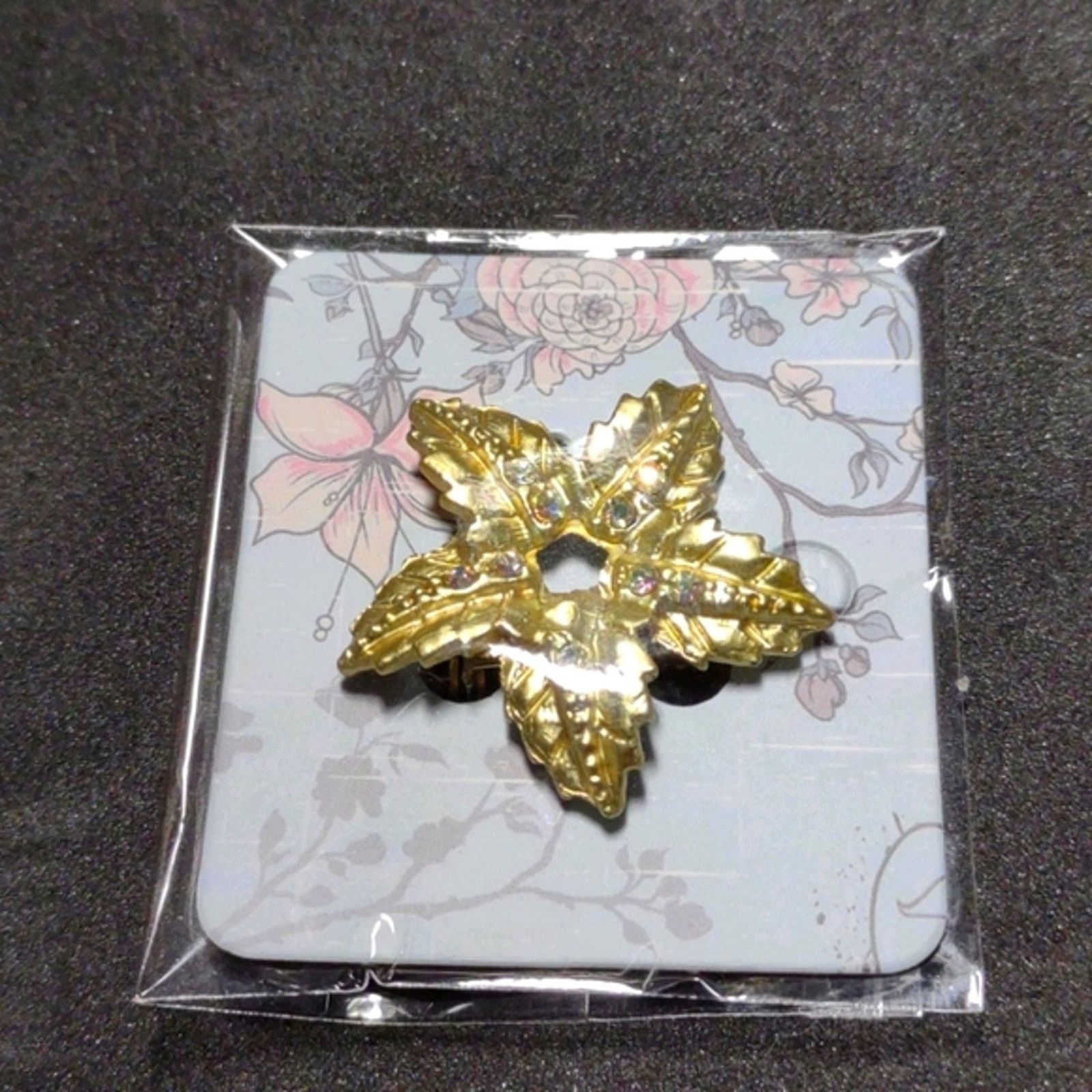 Vintage Beautiful vintage gold leaf brooch Size ONE SIZE - 1 Preview