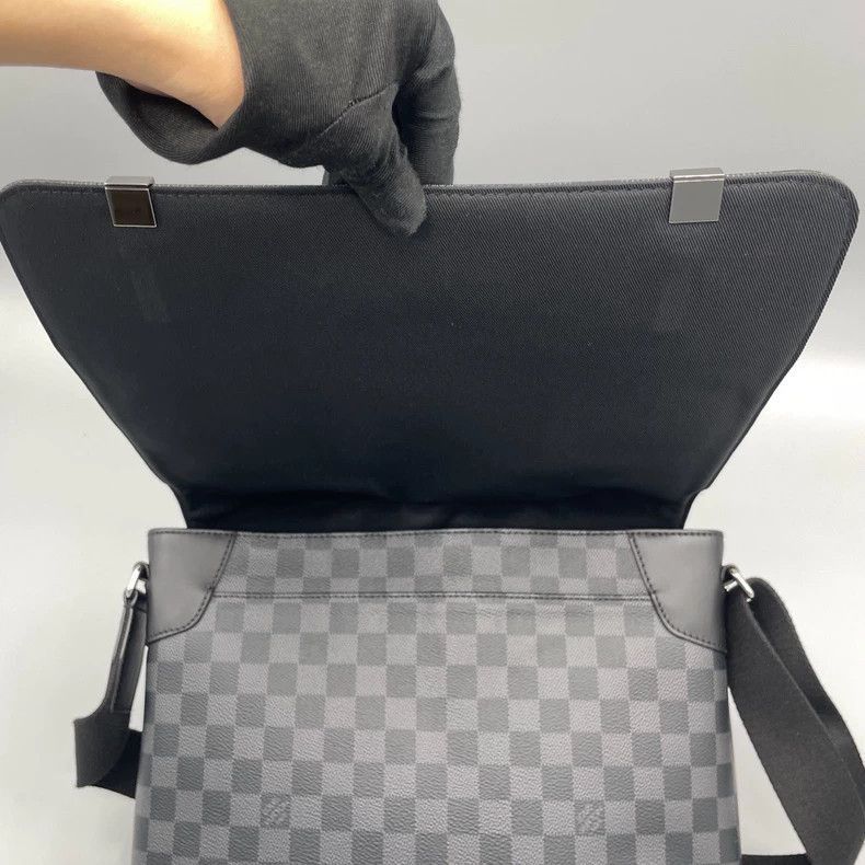 Louis Vuitton LV Black Checkerboard Crossbody Bag-2506