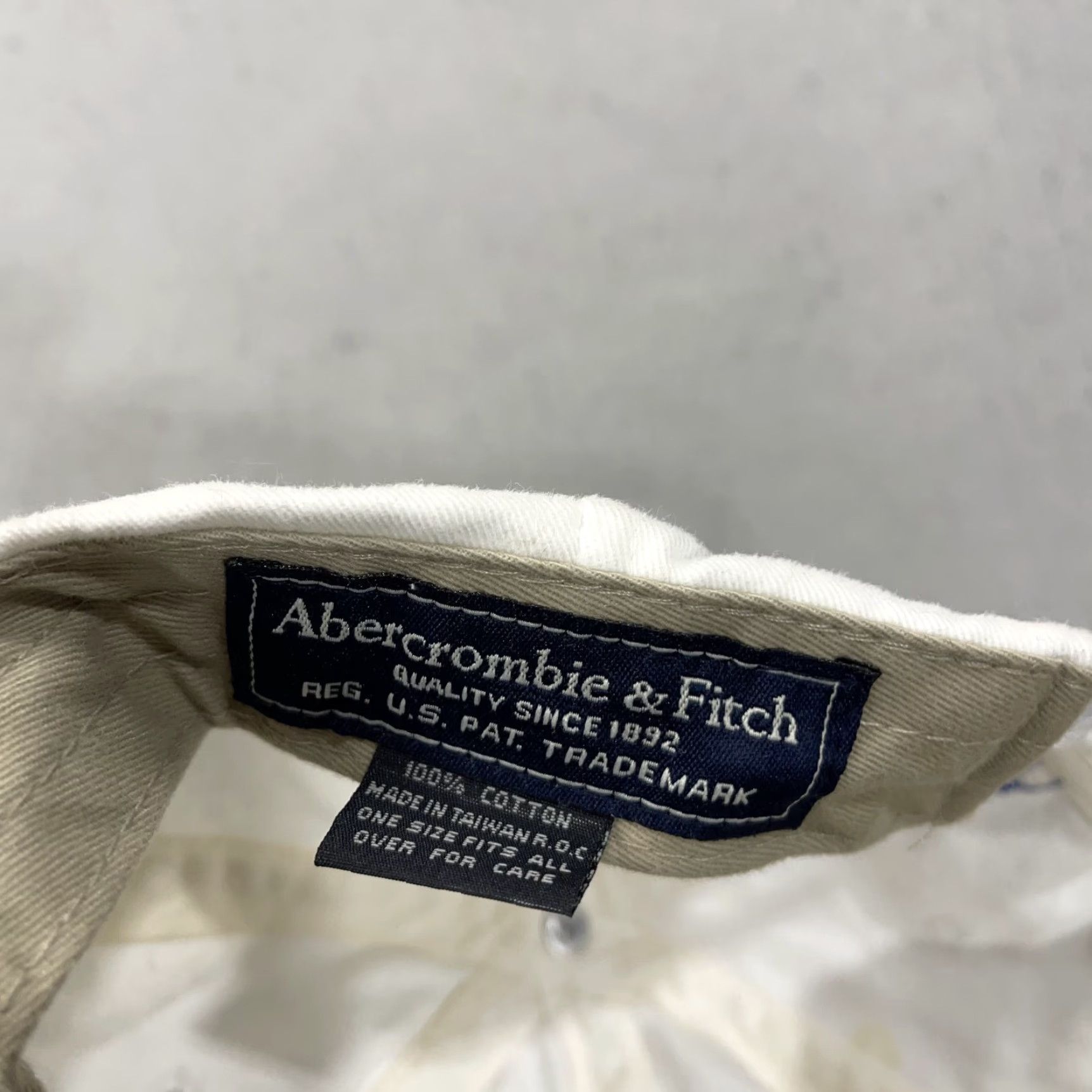 Abercrombie & Fitch VINTAGE Abercrombie & Fitch Hat Adult One Size White Script Distressed Dad Cap Logo Y2K 90s Outdoor Mens Baseball Cap Size ONE SIZE - 6 Thumbnail