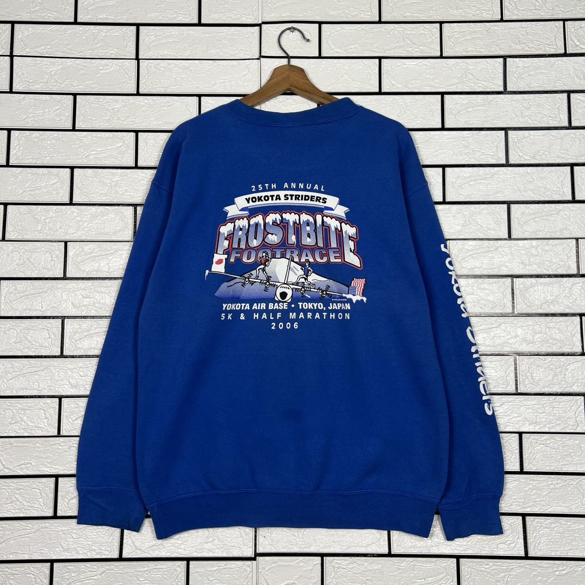 Gildan Y2k YOKOTA STRIDERS Frostbite Footrace Sweatshirt #4167-C191 Size US M / EU 48-50 / 2 - 1 Thumbnail