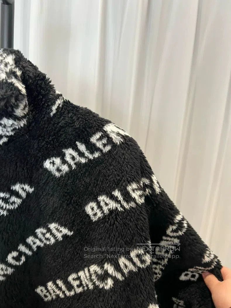 Balenciaga Balenciaga Monogram Teddy Fur Coat. Size US XS / EU 42 / 0 - 5 Thumbnail