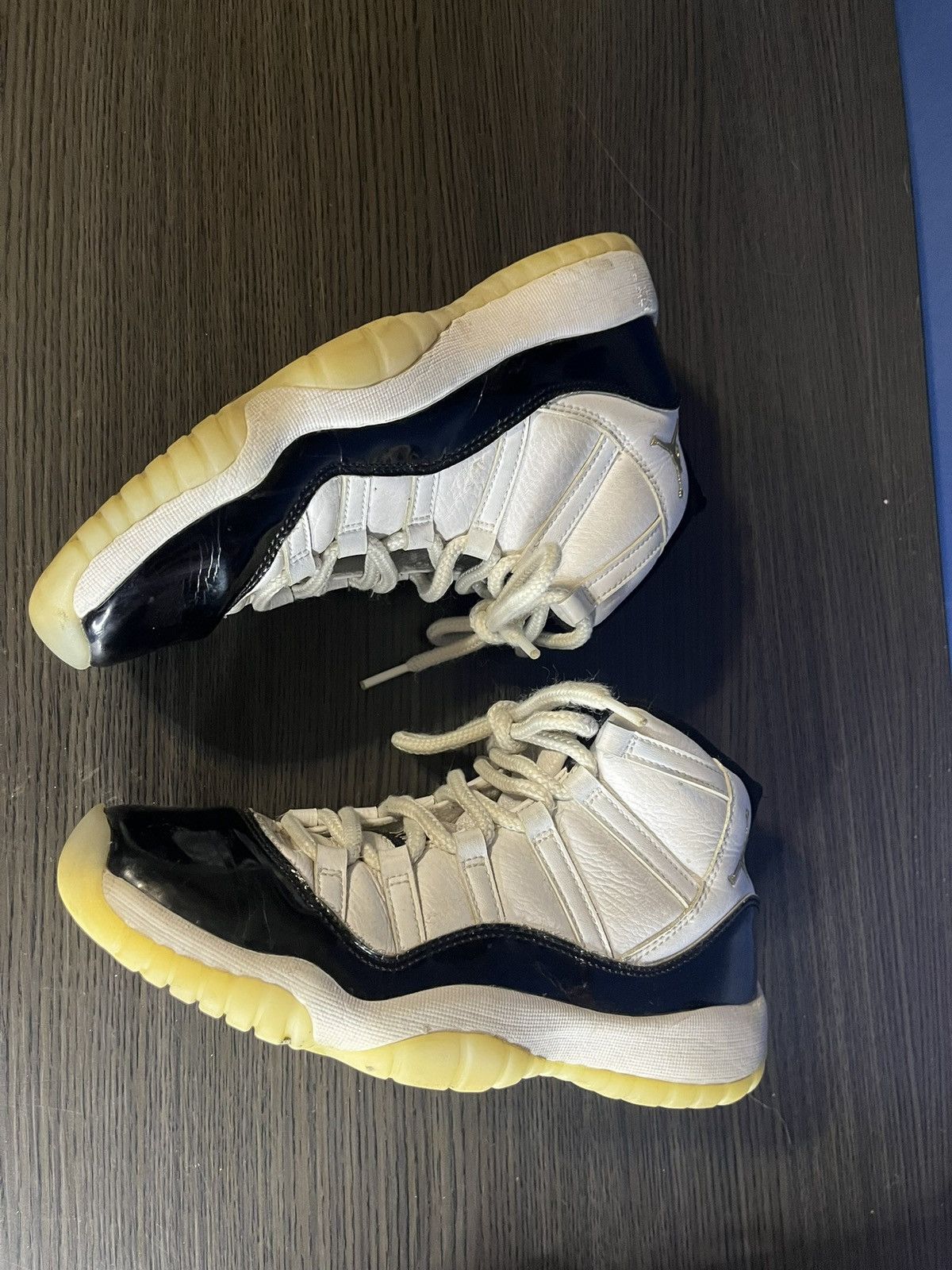 Jordan Brand Jordan 11 GS Gratitude Size US 6.5 / EU 39-40 - 2 Thumbnail
