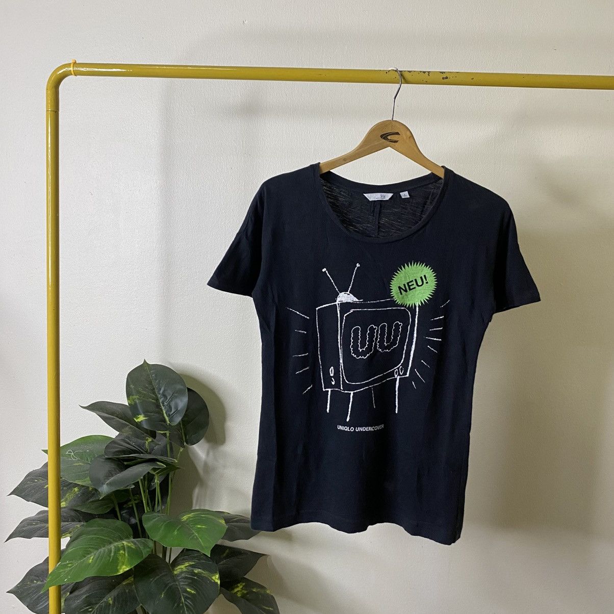 Undercover Uniqlo Undercover Jun Takahashi NEU T Shirt Size US S / EU 44-46 / 1 - 1 Thumbnail