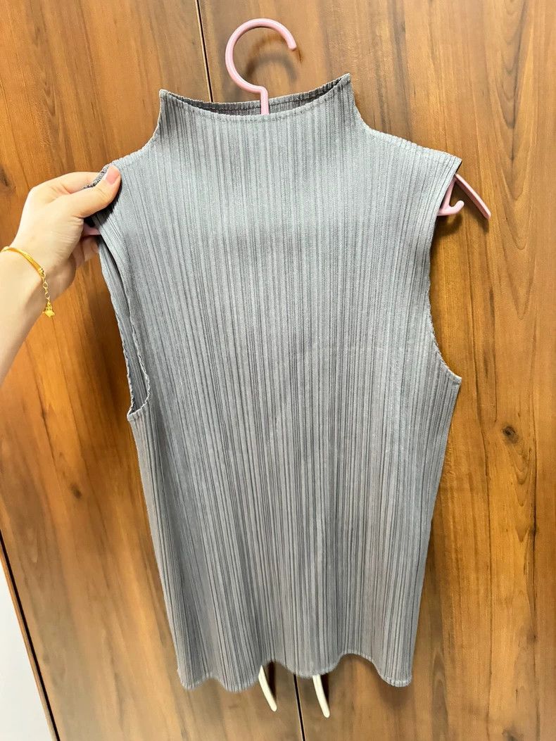 Issey Miyake issey miyake size:4 Grey pleated vest Size XXS / US 00 / IT 34 - 1 Thumbnail