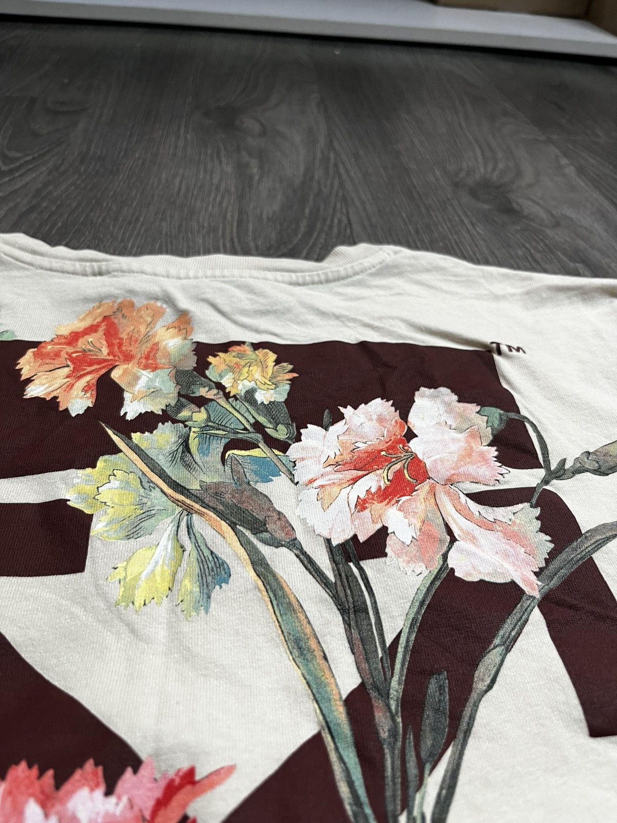 Off-White Off-White Floral Arrows Logo T-Shirt Cream/Beige Size L / US 10 / IT 46 - 4 Thumbnail