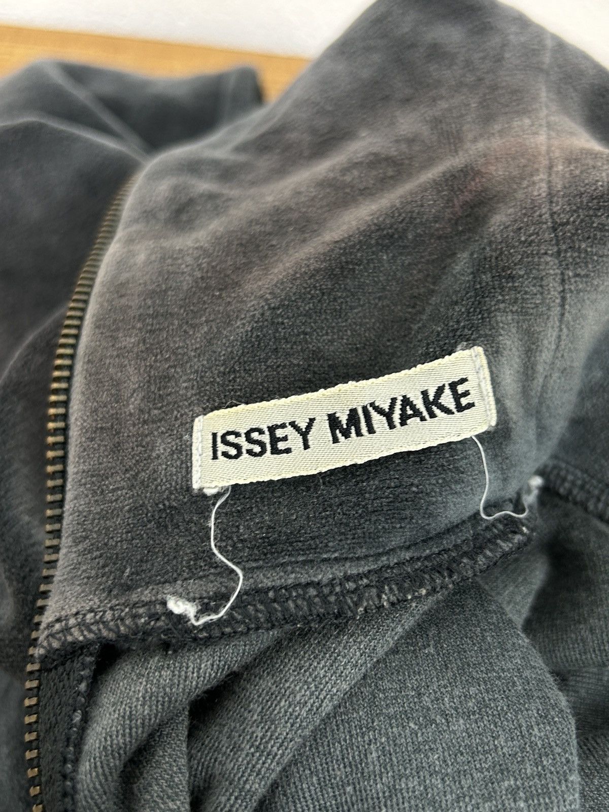 Issey Miyake 90s Vintage Archive Issey Miyake Long Neck Velour Zip Top Size S / US 4 / IT 40 - 7 Thumbnail
