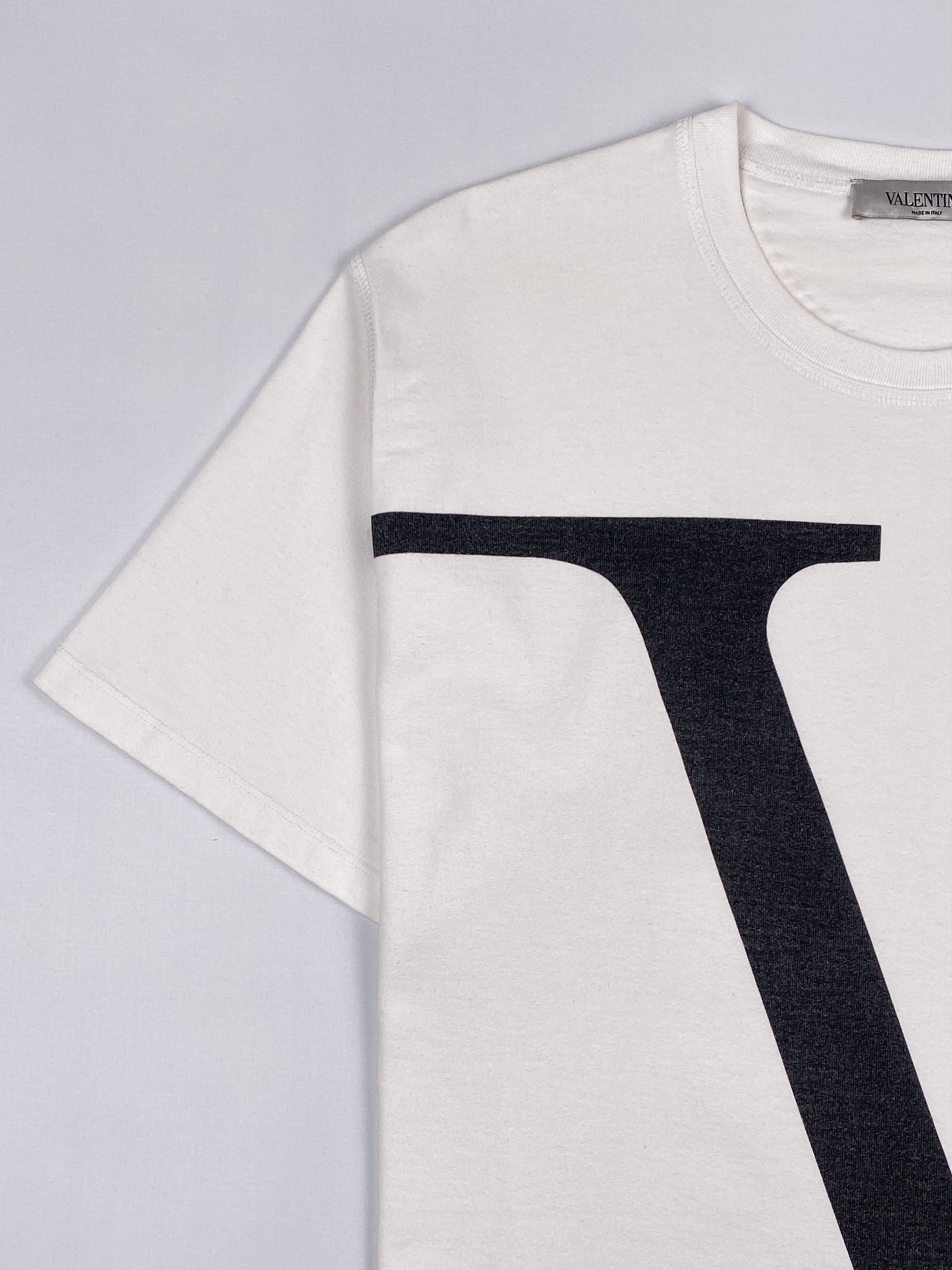 Valentino "V" Logo T-Shirt Size US M / EU 48-50 / 2 - 6 Thumbnail