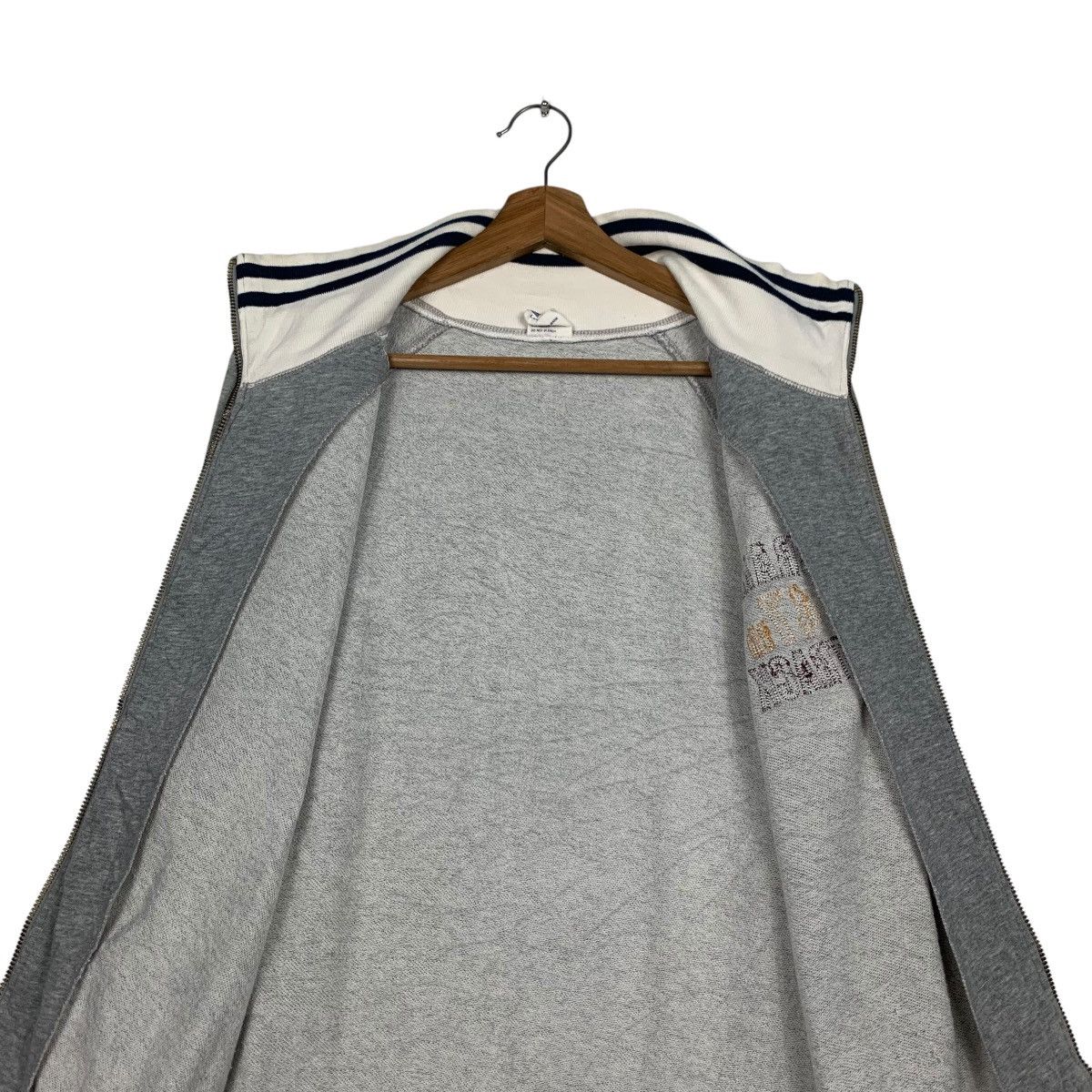 Champion Repro Vtg CHAMPION Sacrament 47th Track Sweater #2205-C97 Size US L / EU 52-54 / 3 - 12 Thumbnail