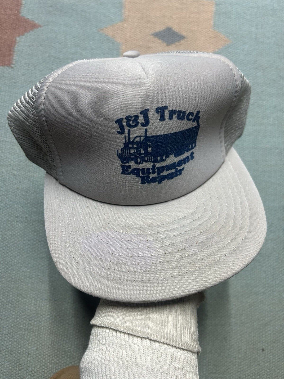Vintage Vtg trucker hat mesh J&J truck equipment repair gray snapbac Size ONE SIZE - 3 Thumbnail