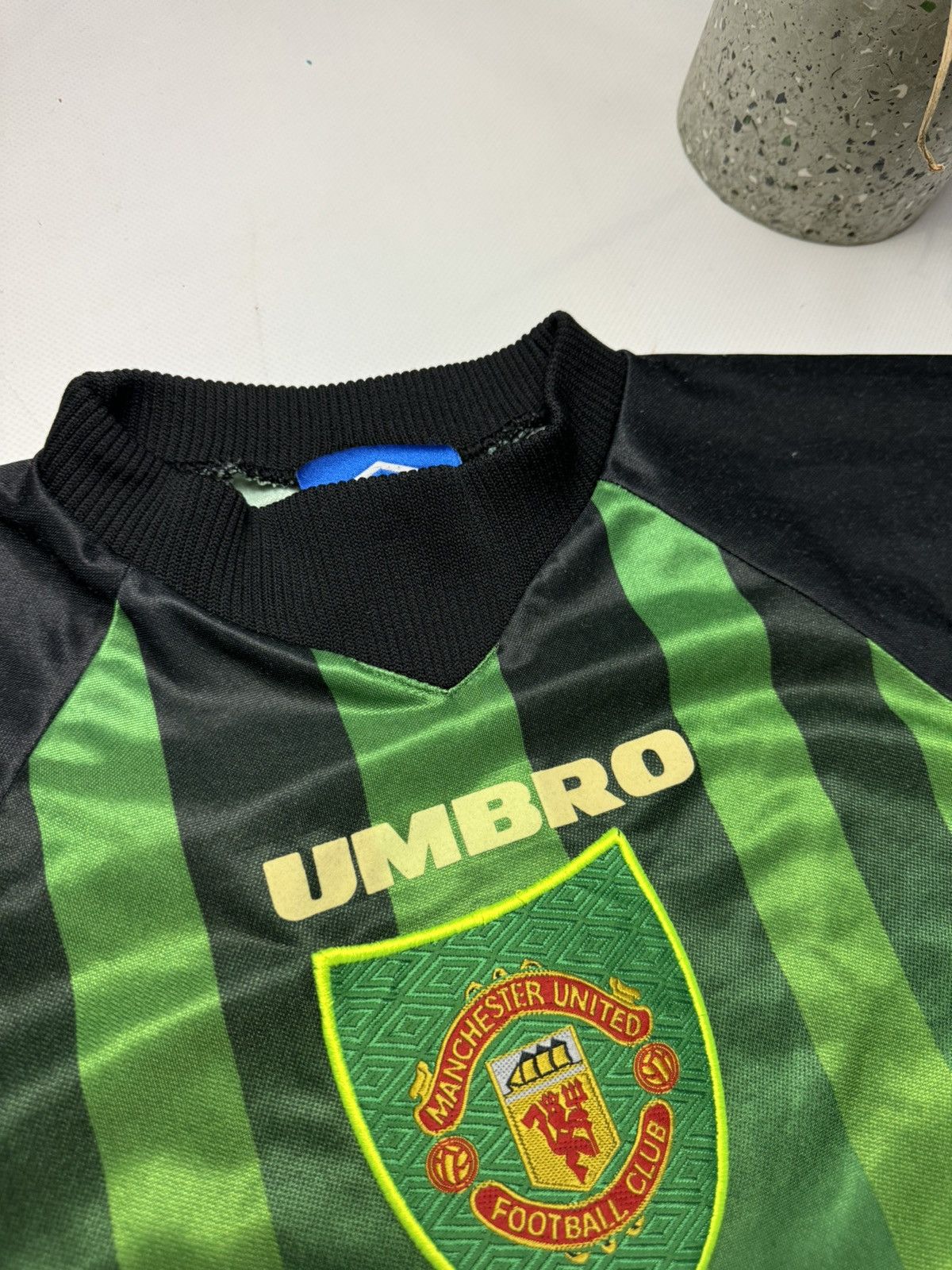 Umbro × Vintage Rare vintage Umbro Manchester United GK soccer jersey Size US S / EU 44-46 / 1 - 5 Thumbnail