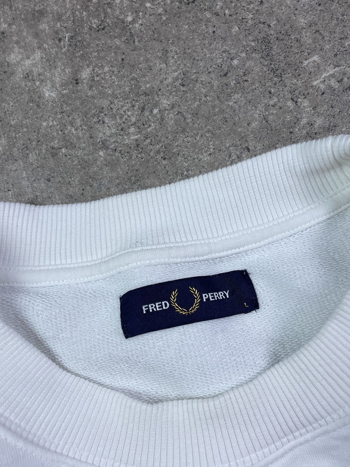 Fred Perry Vintage Fred Perry Big Logo Sweatshirt Jumper Y2K Rare Size US L / EU 52-54 / 3 - 3 Thumbnail