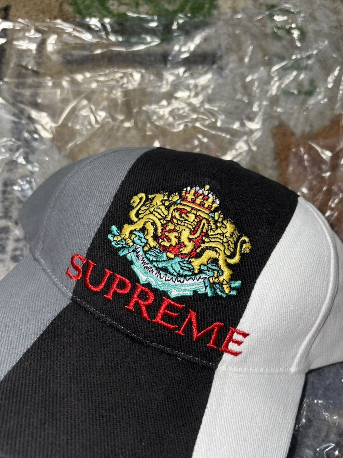 Supreme Supreme Crest 6-Panel Hat Size ONE SIZE - 2 Thumbnail