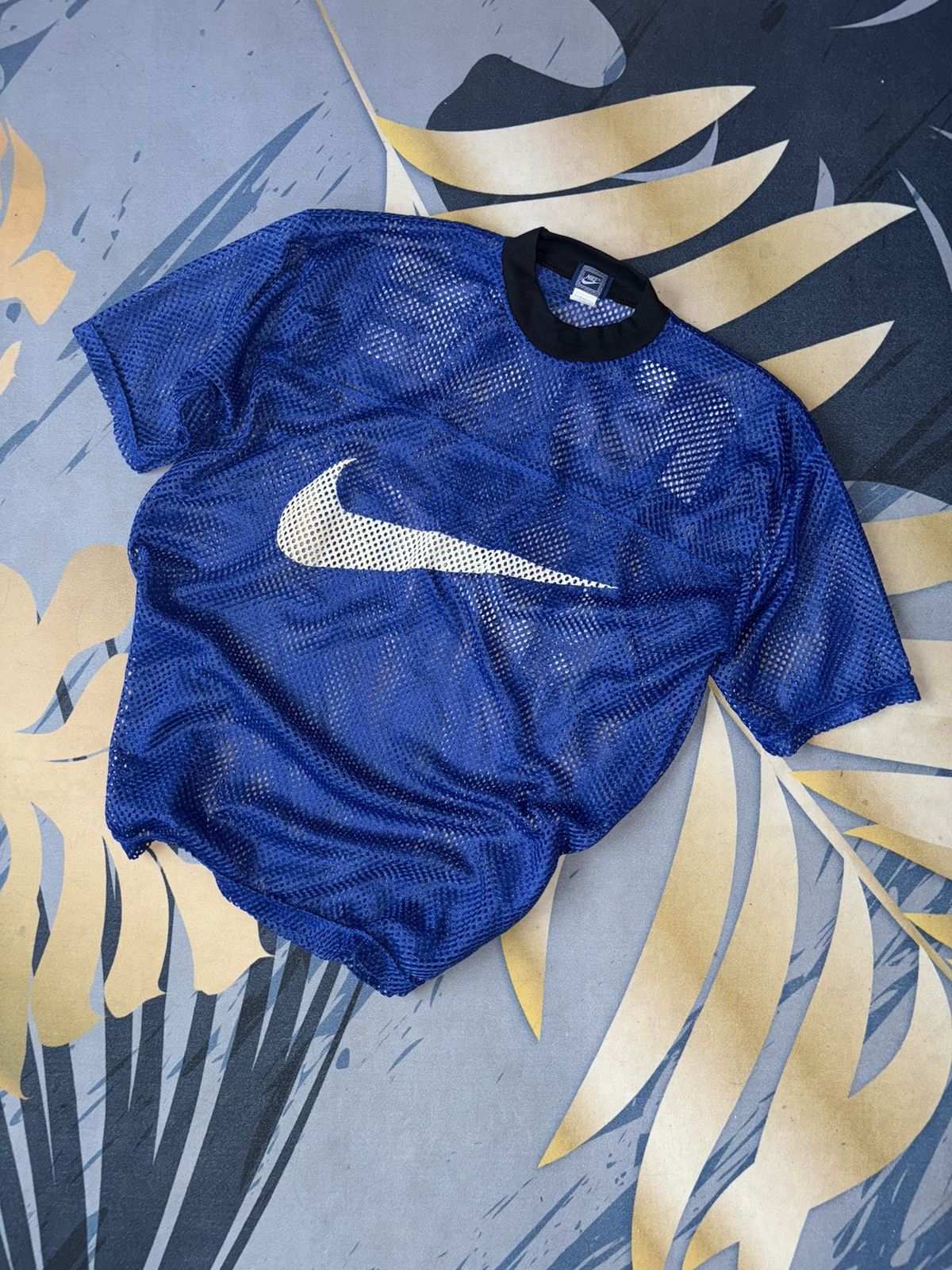 Nike Vintage Nike Big Swoosh Mesh Jersey Blue Y2K Size US L / EU 52-54 / 3 - 1 Thumbnail