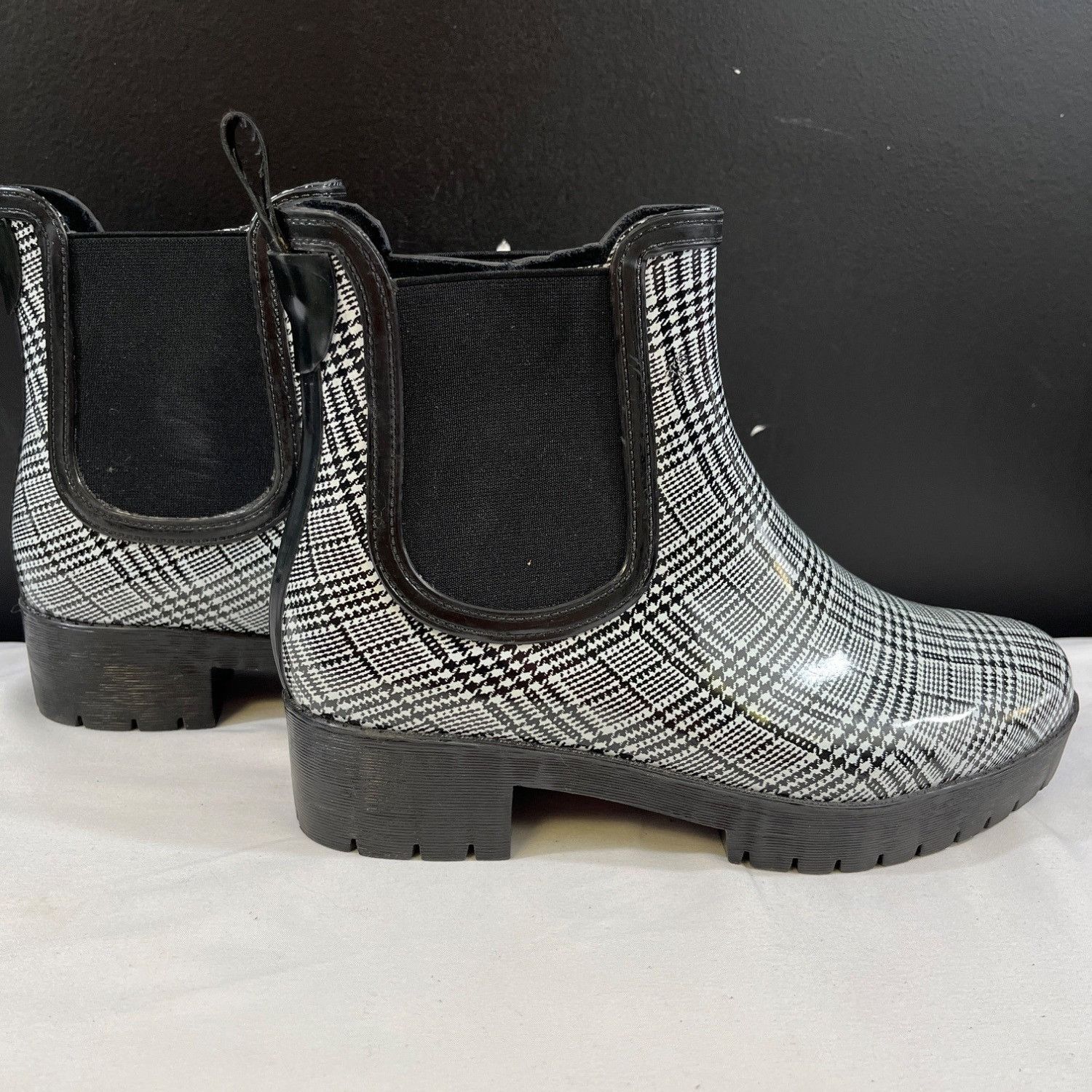 Jeffrey Campbell Jeffrey Campbell Womens Black & White Rain Boots Size 7 SKU Size US 7 / IT 37 - 1 Thumbnail