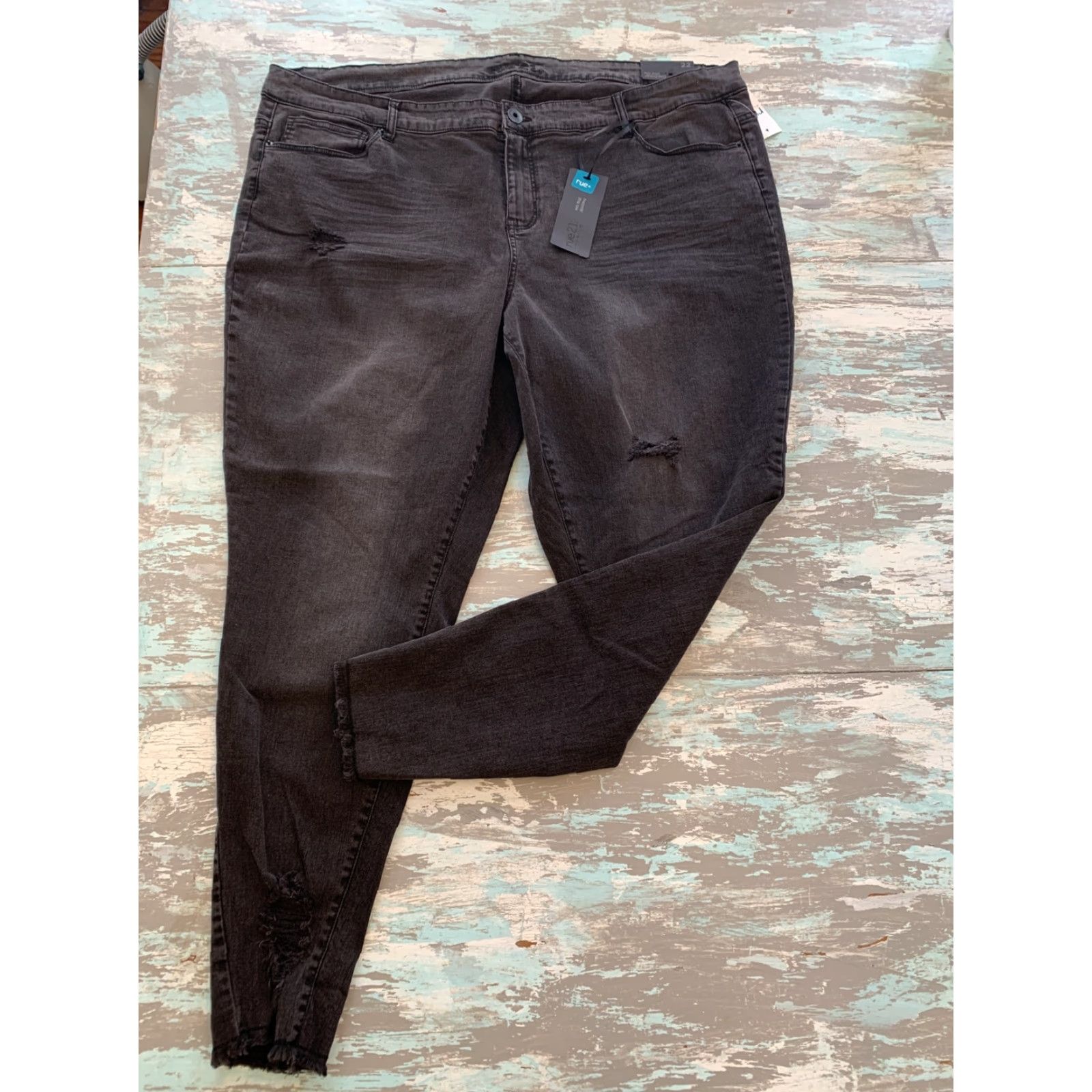 Vintage Rue+ 22W Women's Plus Size Black Distressed Mid Rise Jeggings New Stretch Frayed Size 40" / US 18 - 2 Thumbnail