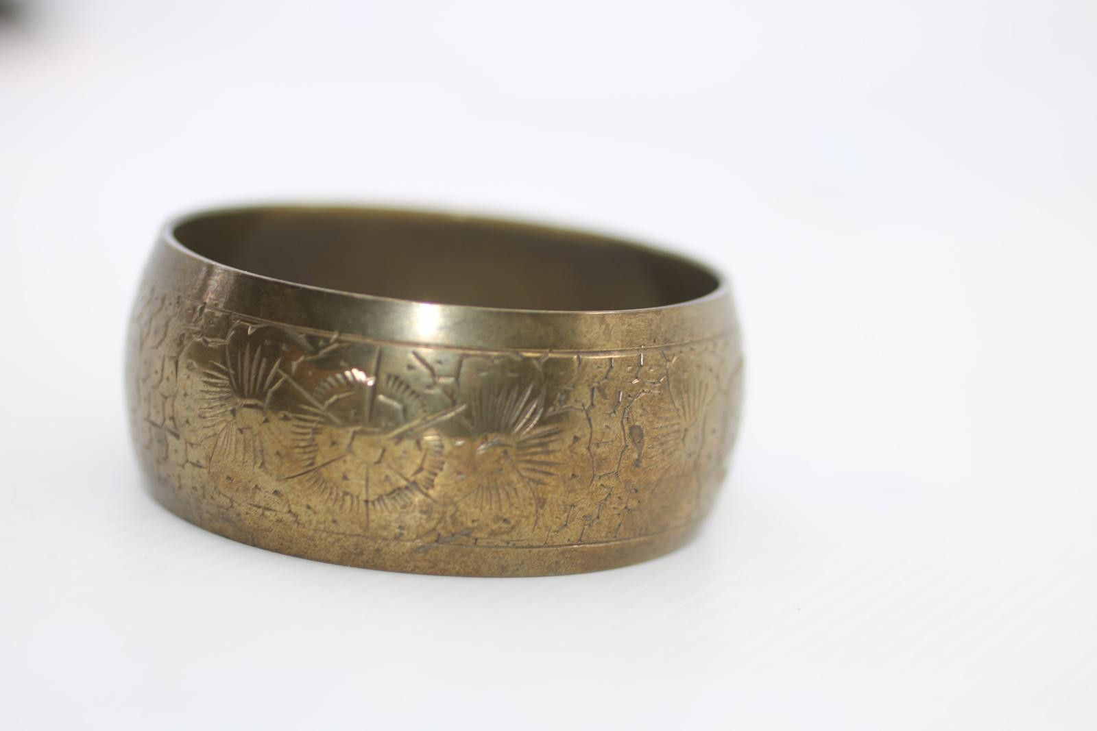The Unbranded Brand Vintage Brass-Tone Etched Bangle Bracelet – Wide Metal Cuff Size ONE SIZE - 2 Thumbnail