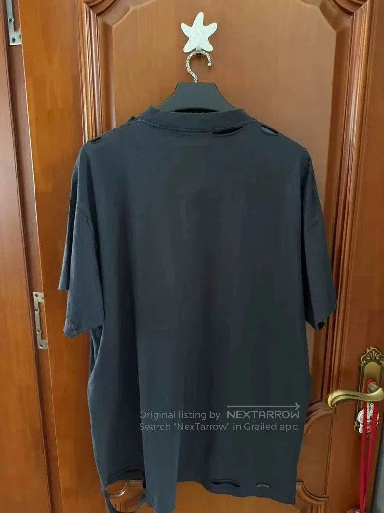 Balenciaga Balenciaga Distressed Planet Short Sleeve. Size US M / EU 48-50 / 2 - 2 Thumbnail