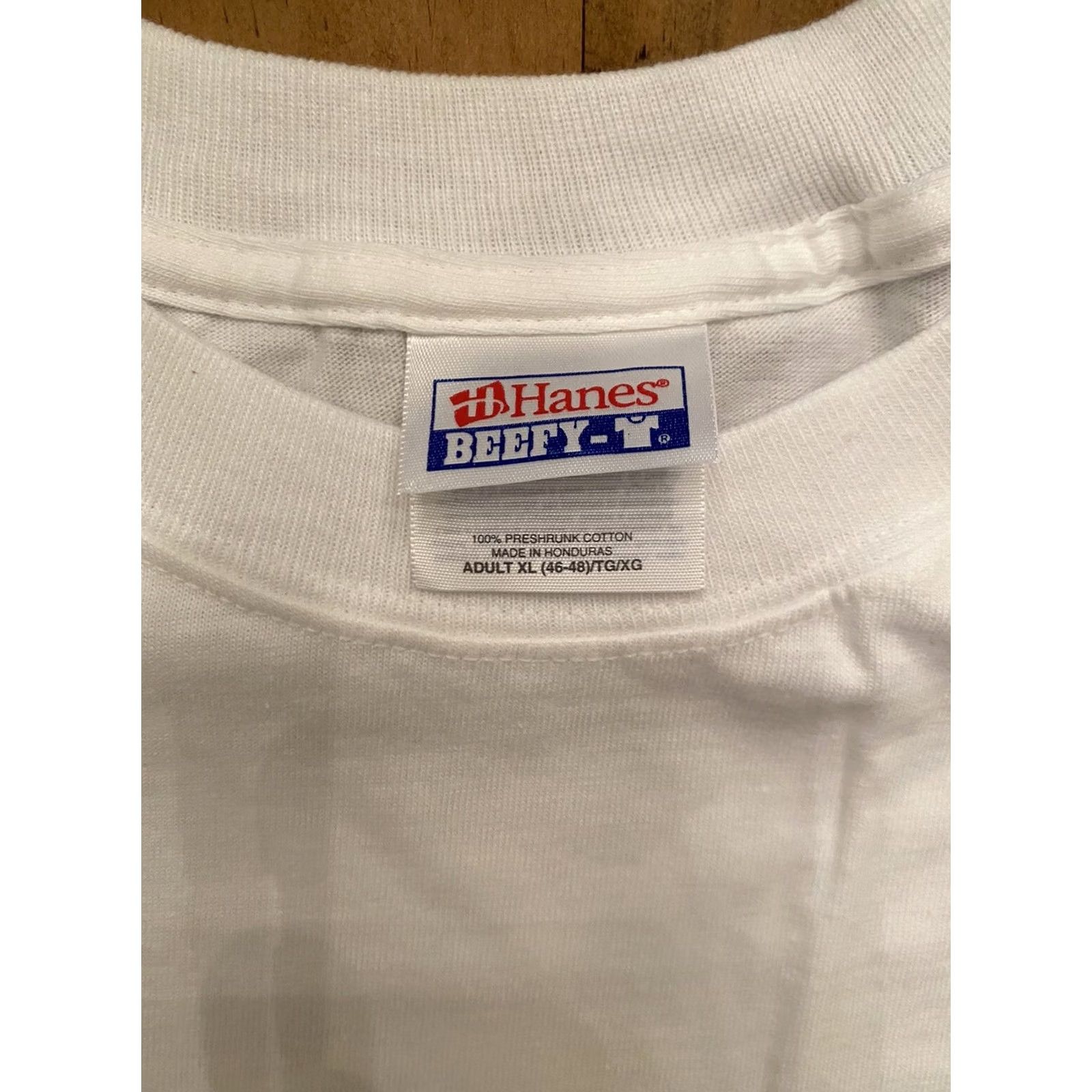 Hanes VINTAGE M & M White T-Shirt XL Hanes Beefy-T Shirt Men Size XL White American 2003 2002 (adjusted) Size US XL / EU 56 / 4 - 3 Thumbnail