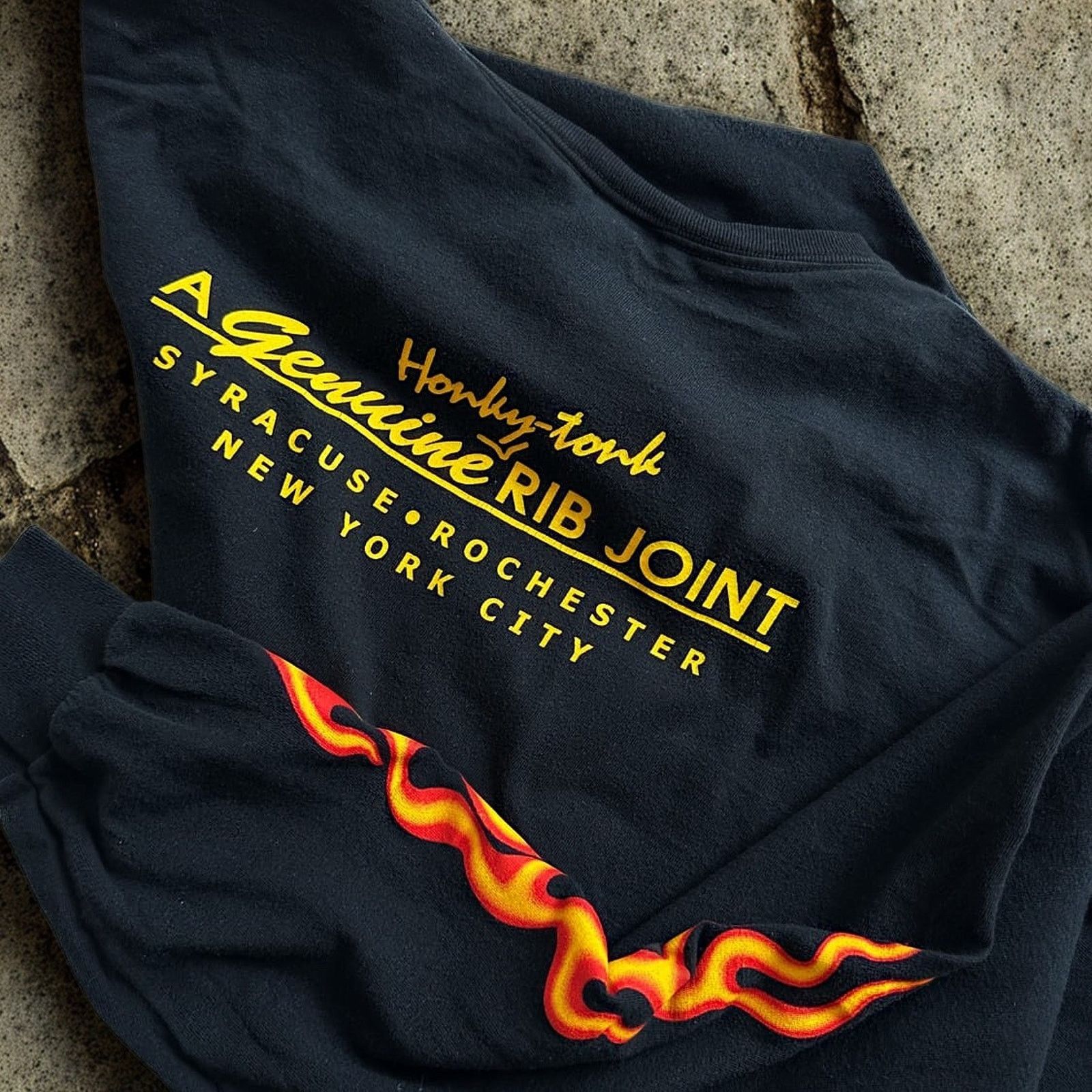Fruit Of The Loom Dinosaur Bar-B-Que Flame Long Sleeve Shirt Sz. M Syracuse NY Size US M / EU 48-50 / 2 - 6 Thumbnail