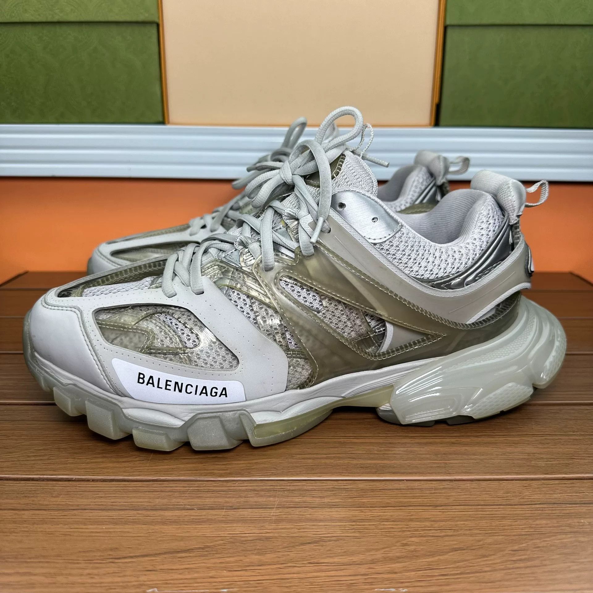 Balenciaga Balenciaga White Lowtop Sneakers 10 Men Size US 10 / EU 43 - 1 Thumbnail