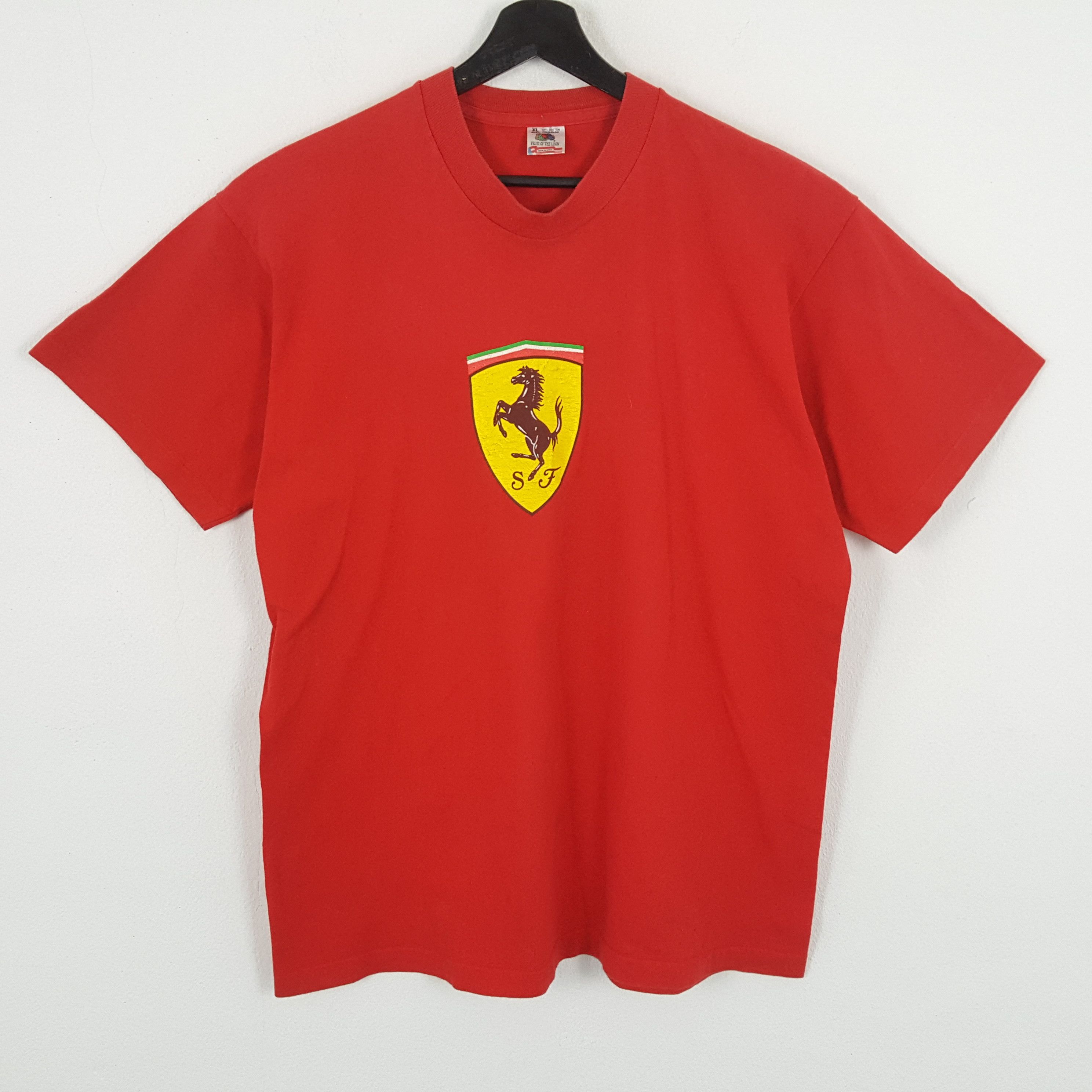 FERRARI Logo Design Vintage Fruit Of The Loom